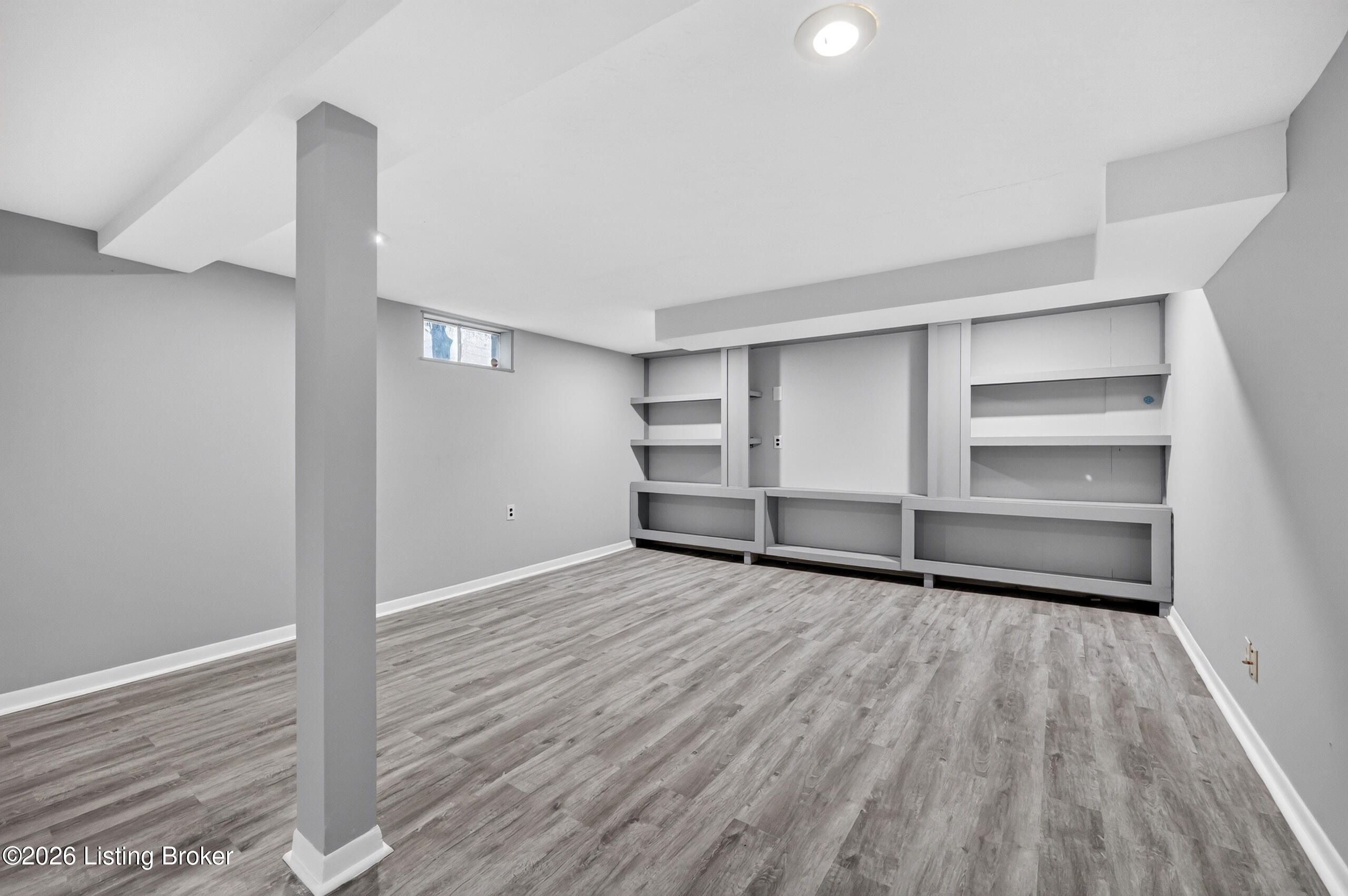 5218 Famous Way