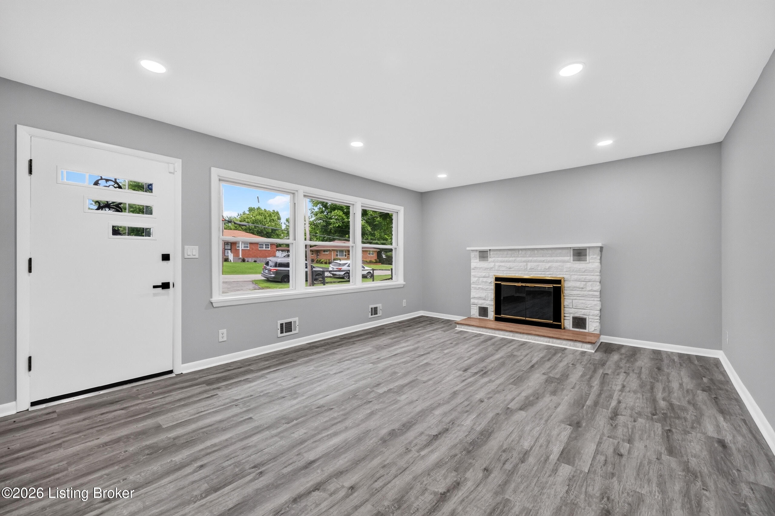 5218 Famous Way