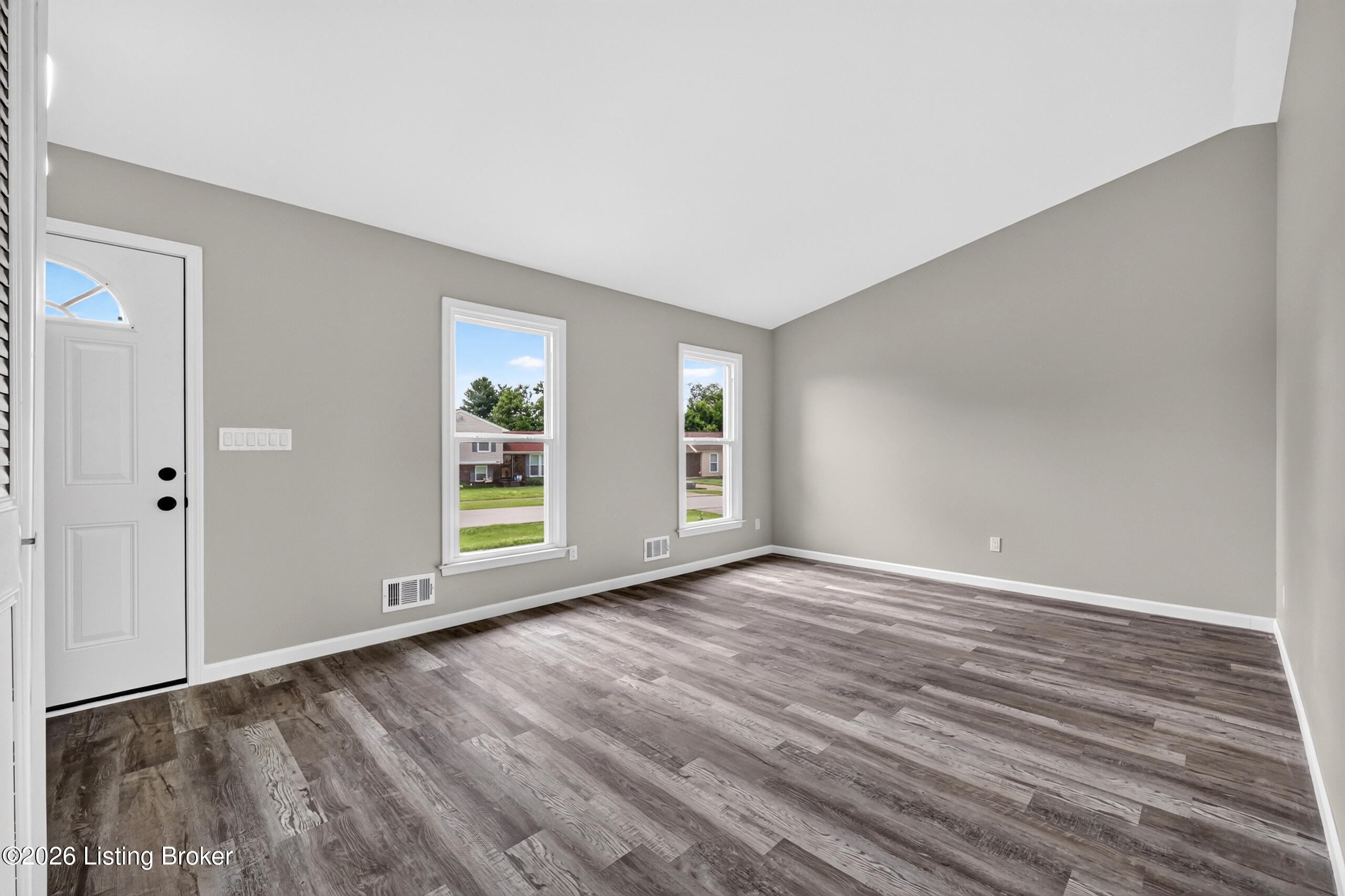 8908 Thelma Ln
