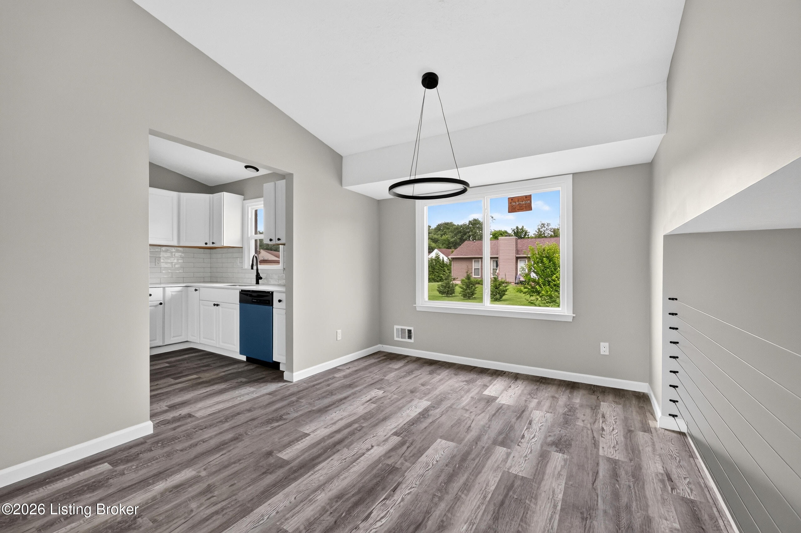 8908 Thelma Ln