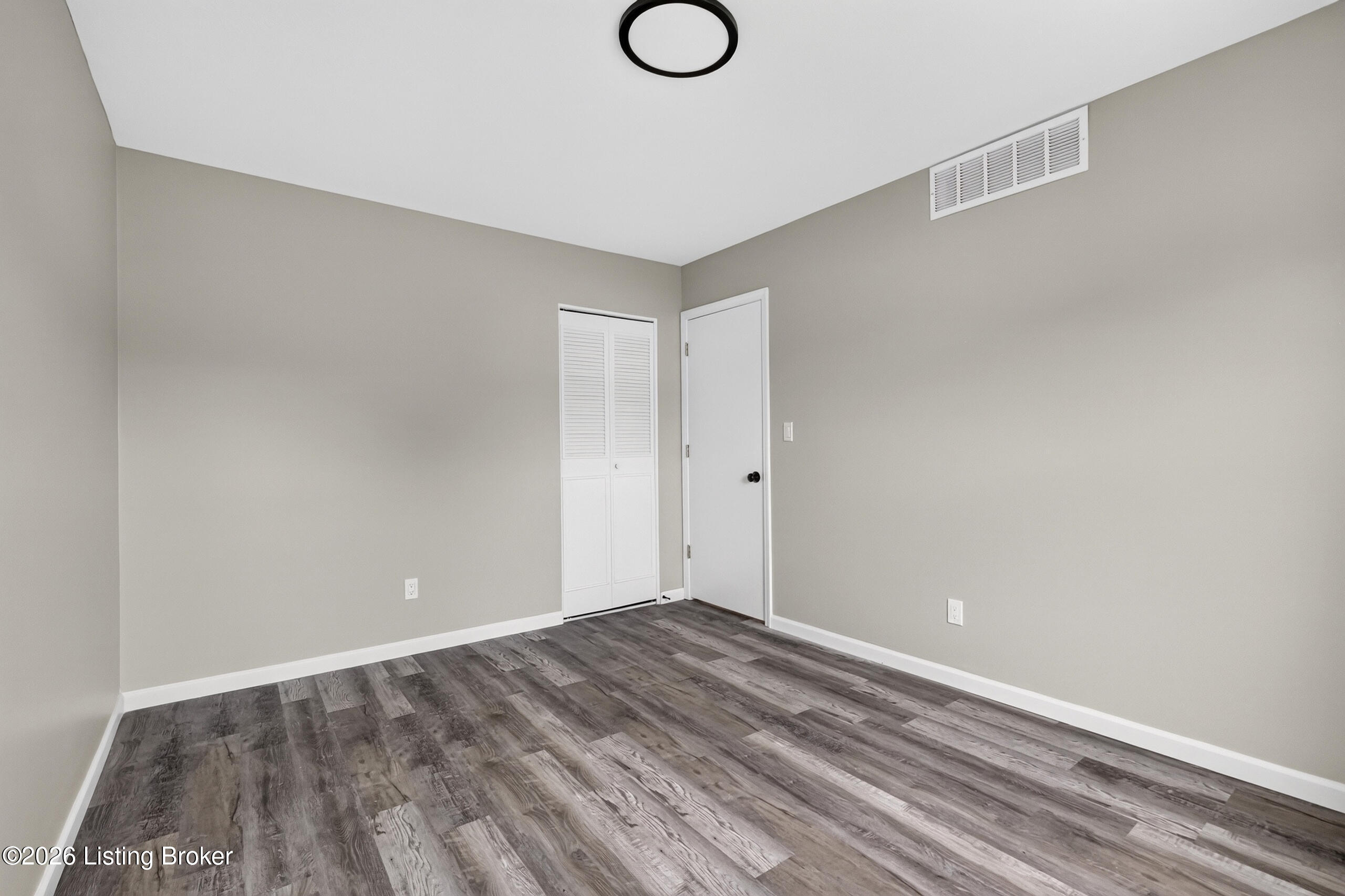 8908 Thelma Ln