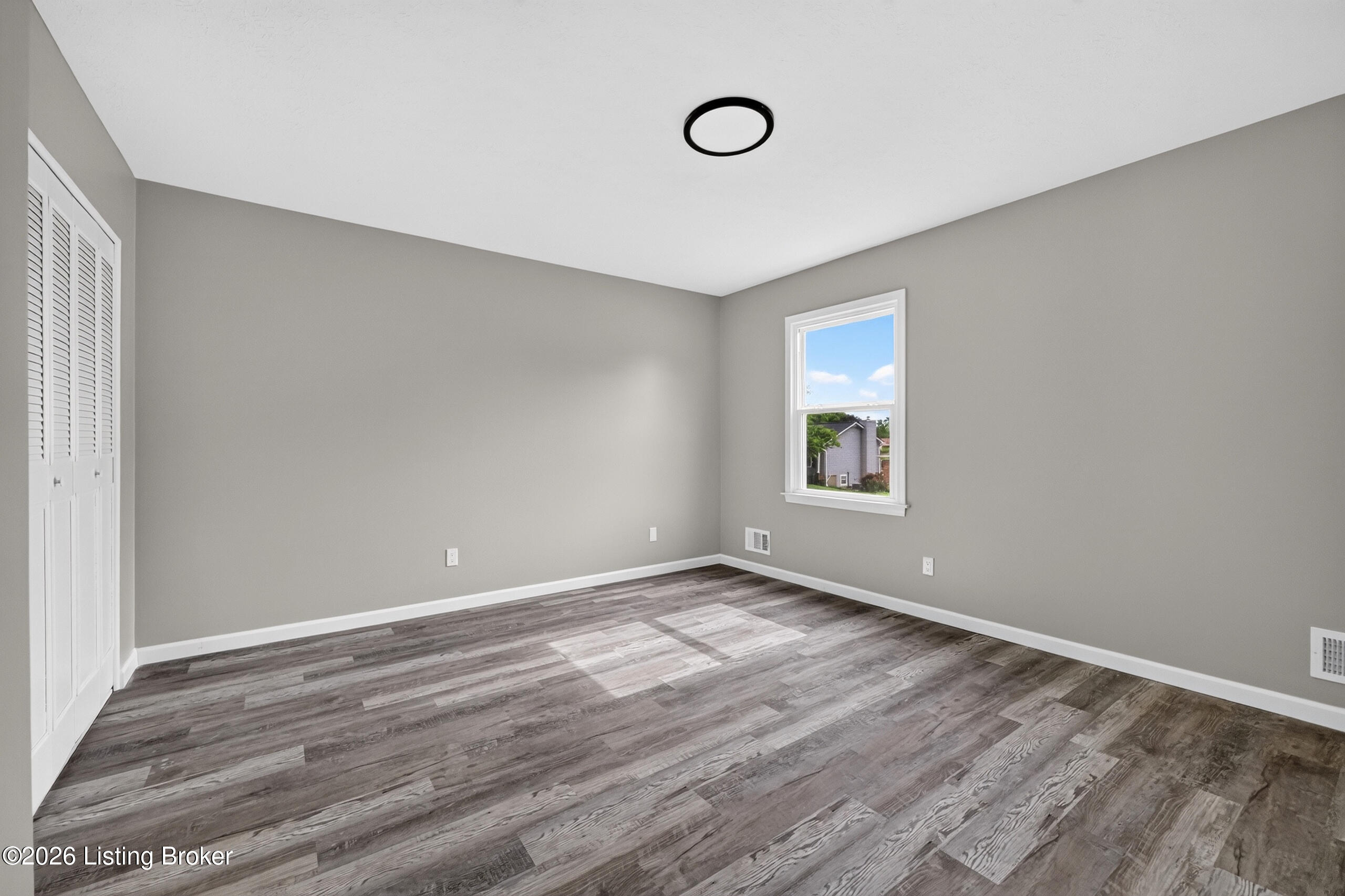 8908 Thelma Ln