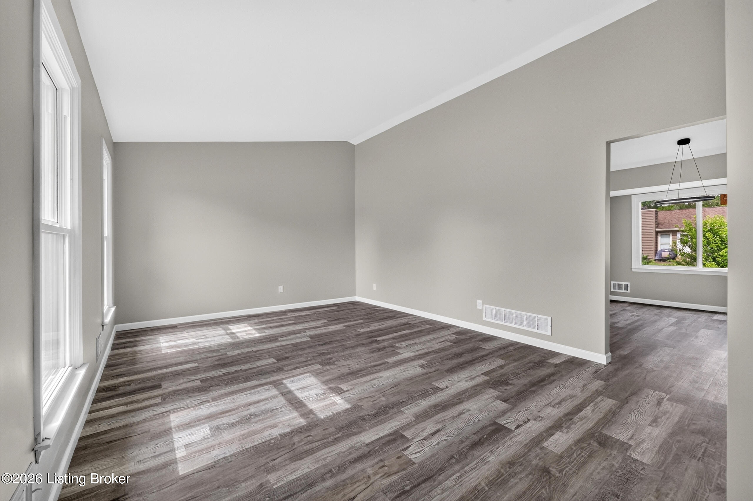 8908 Thelma Ln