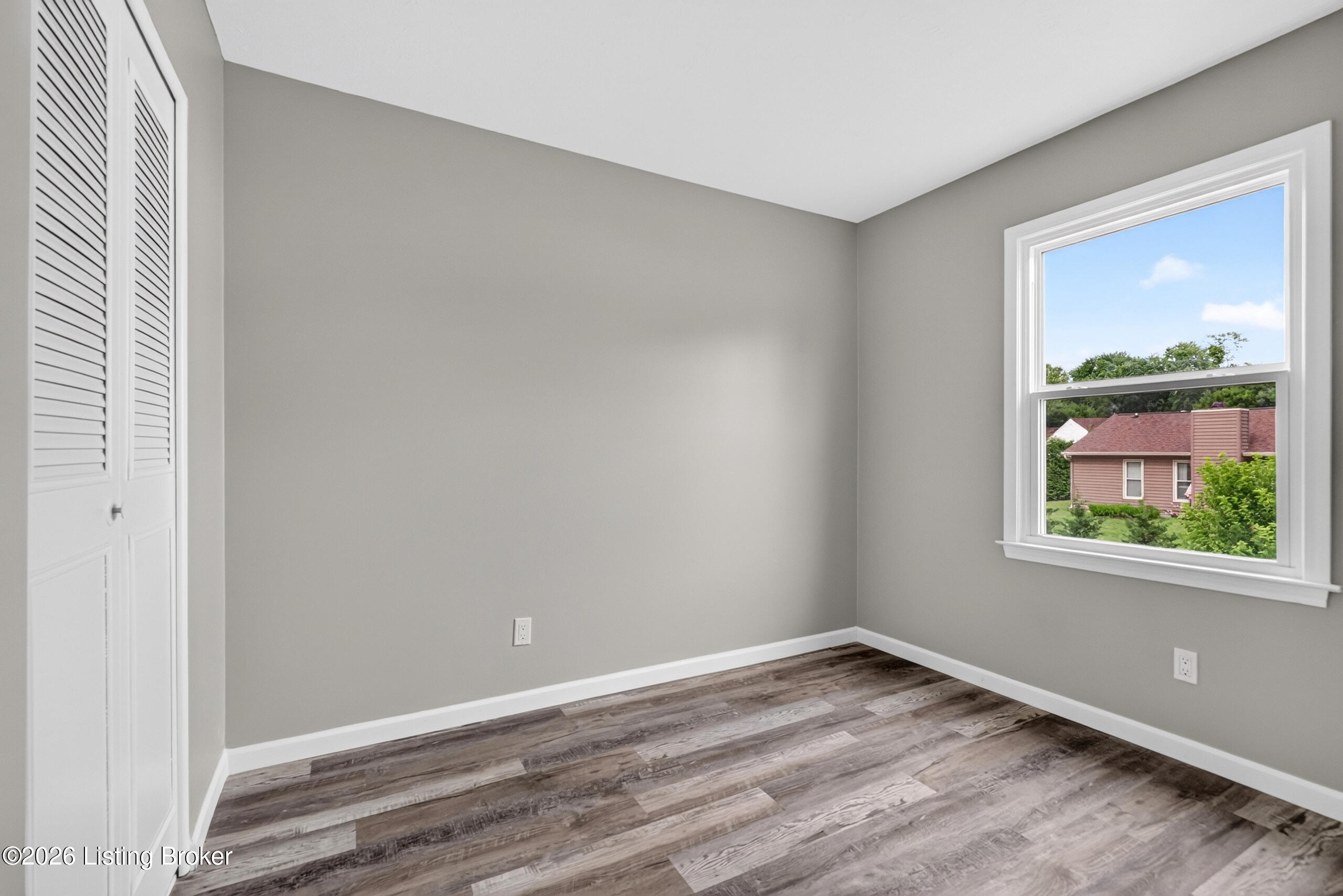8908 Thelma Ln