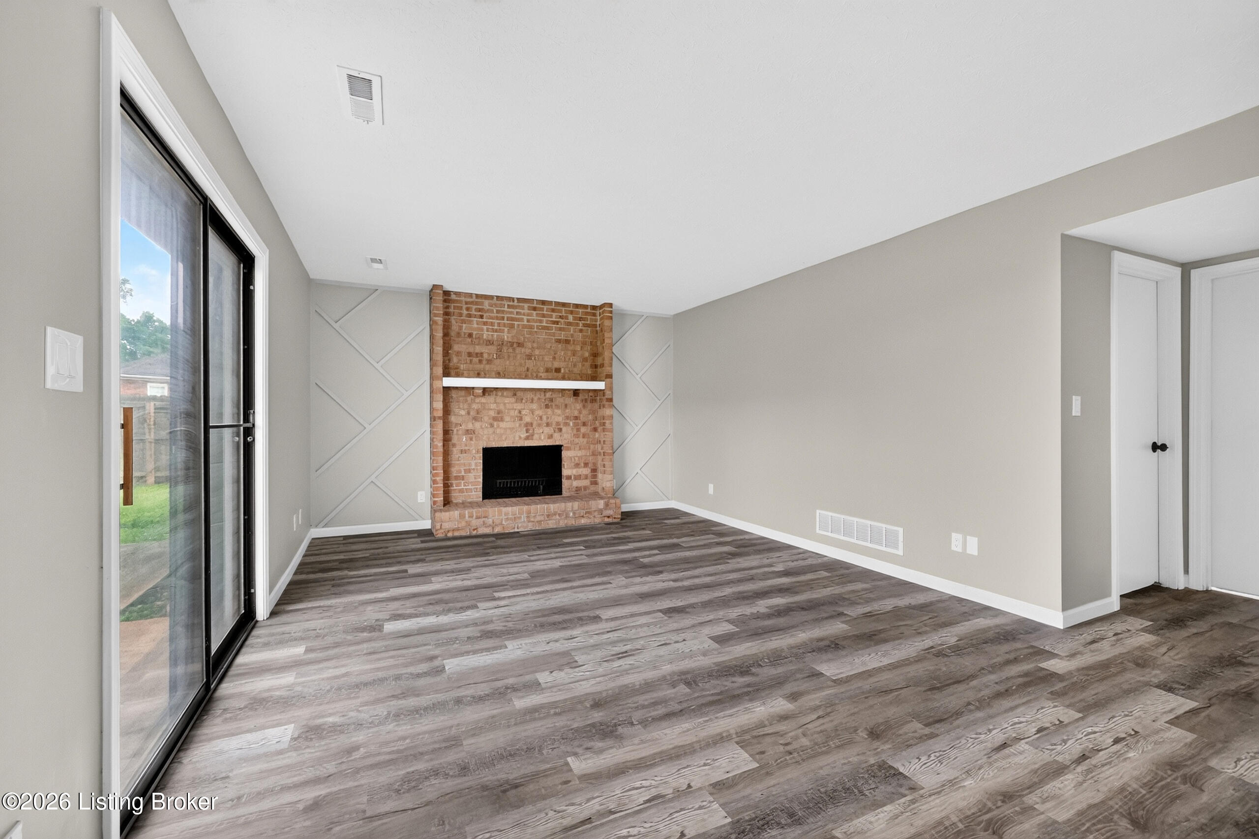 8908 Thelma Ln