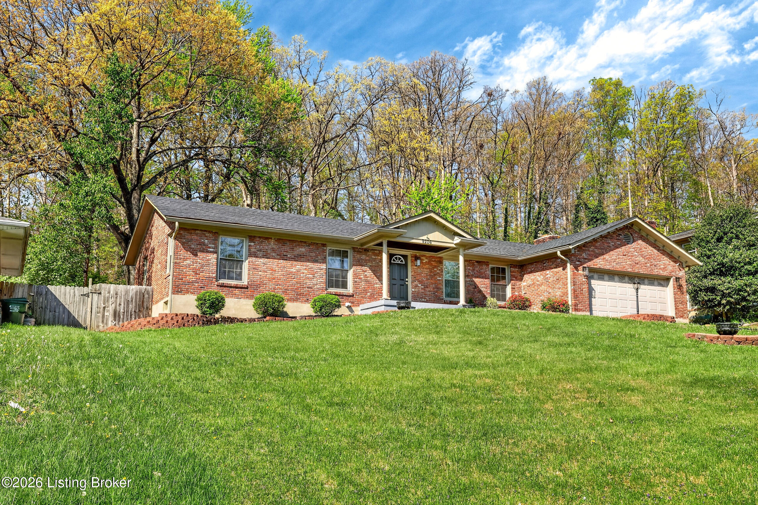 9206 Lakeridge Dr
