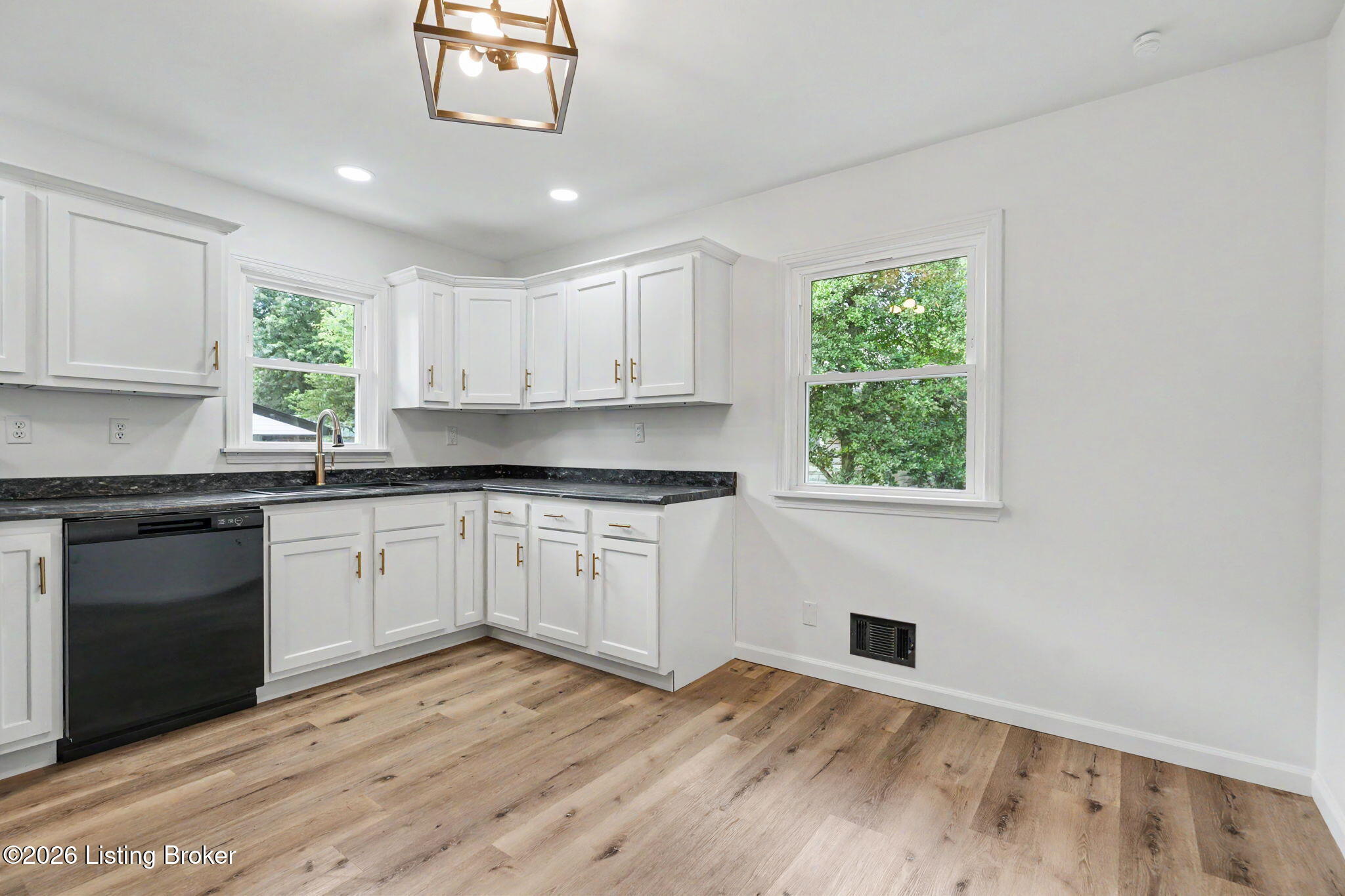 2412 Waco Ct
