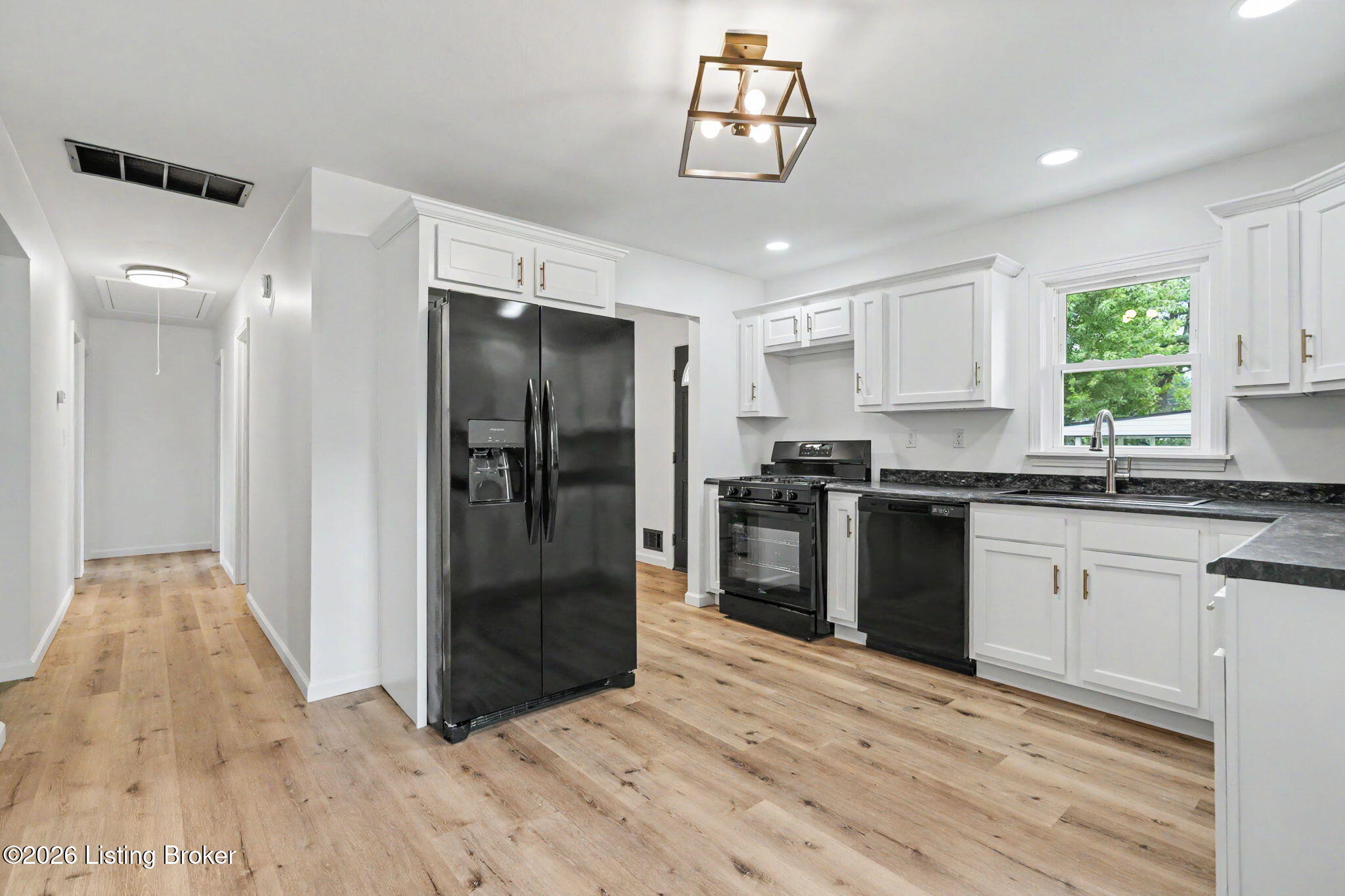 2412 Waco Ct