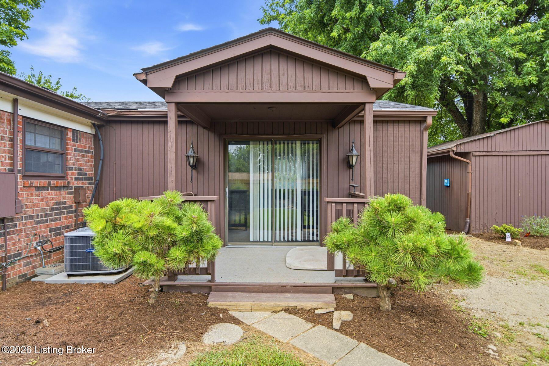 6017 Crossbeak Ct