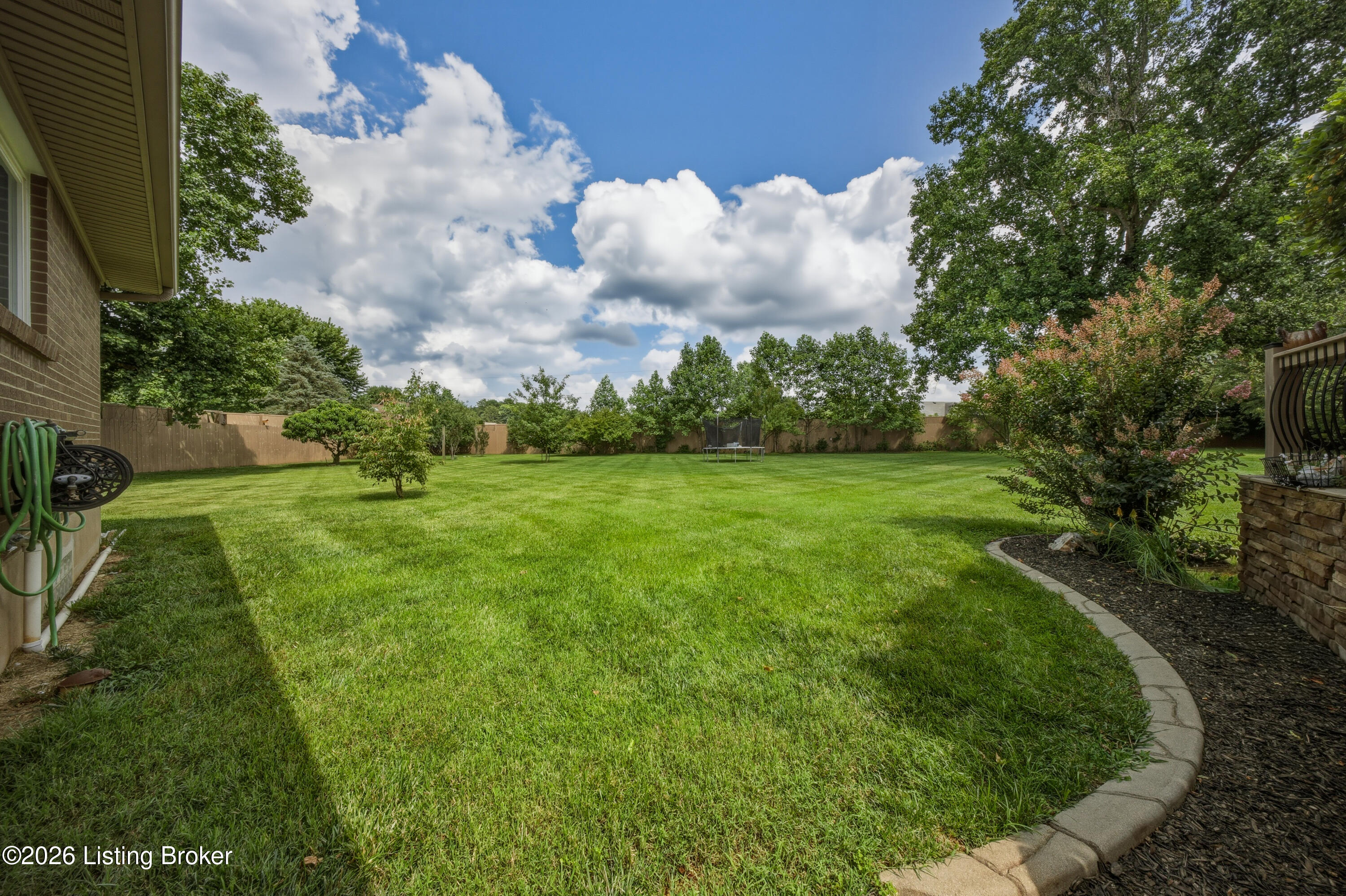 128 Erikas Ct