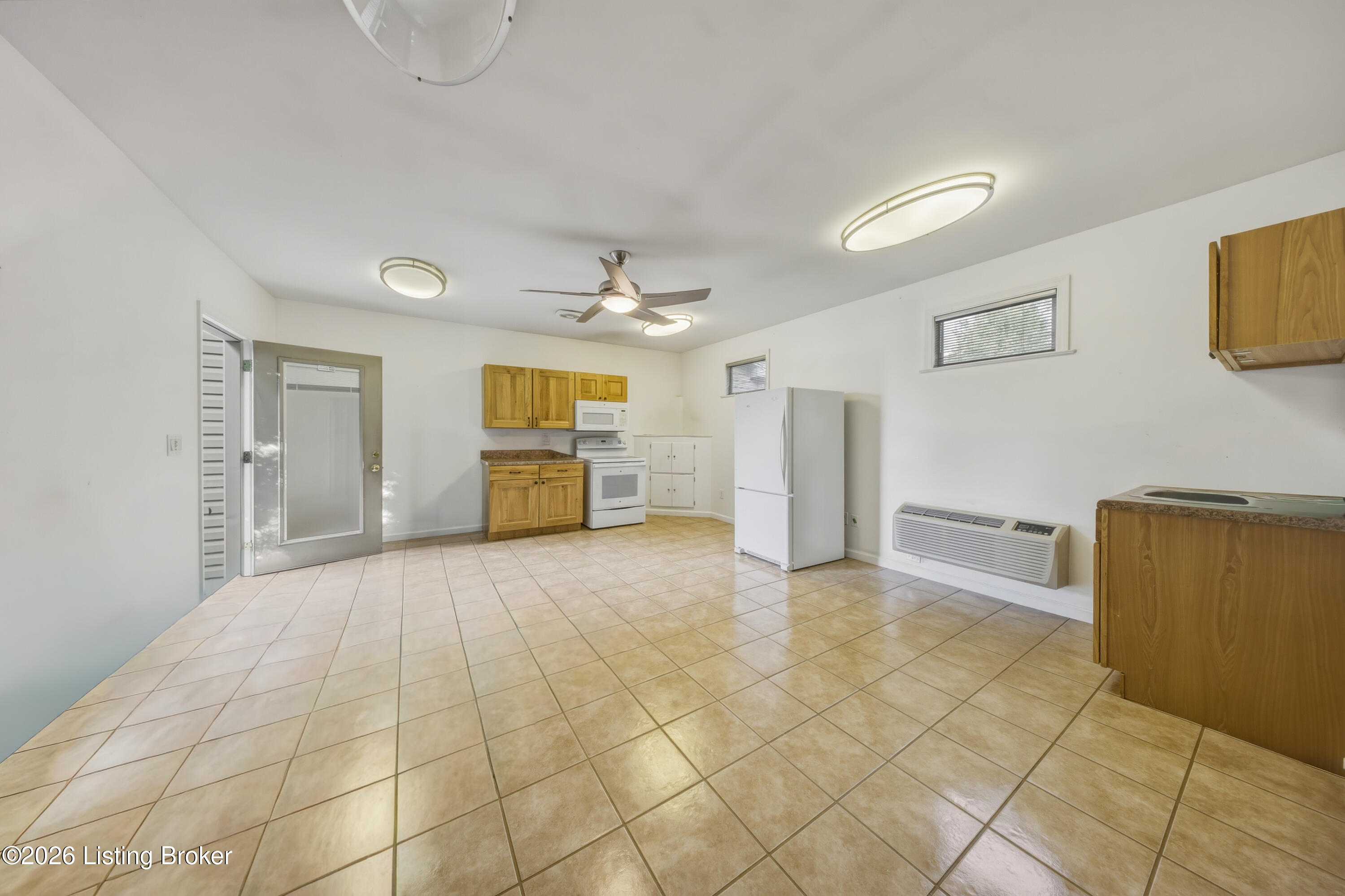 128 Erikas Ct