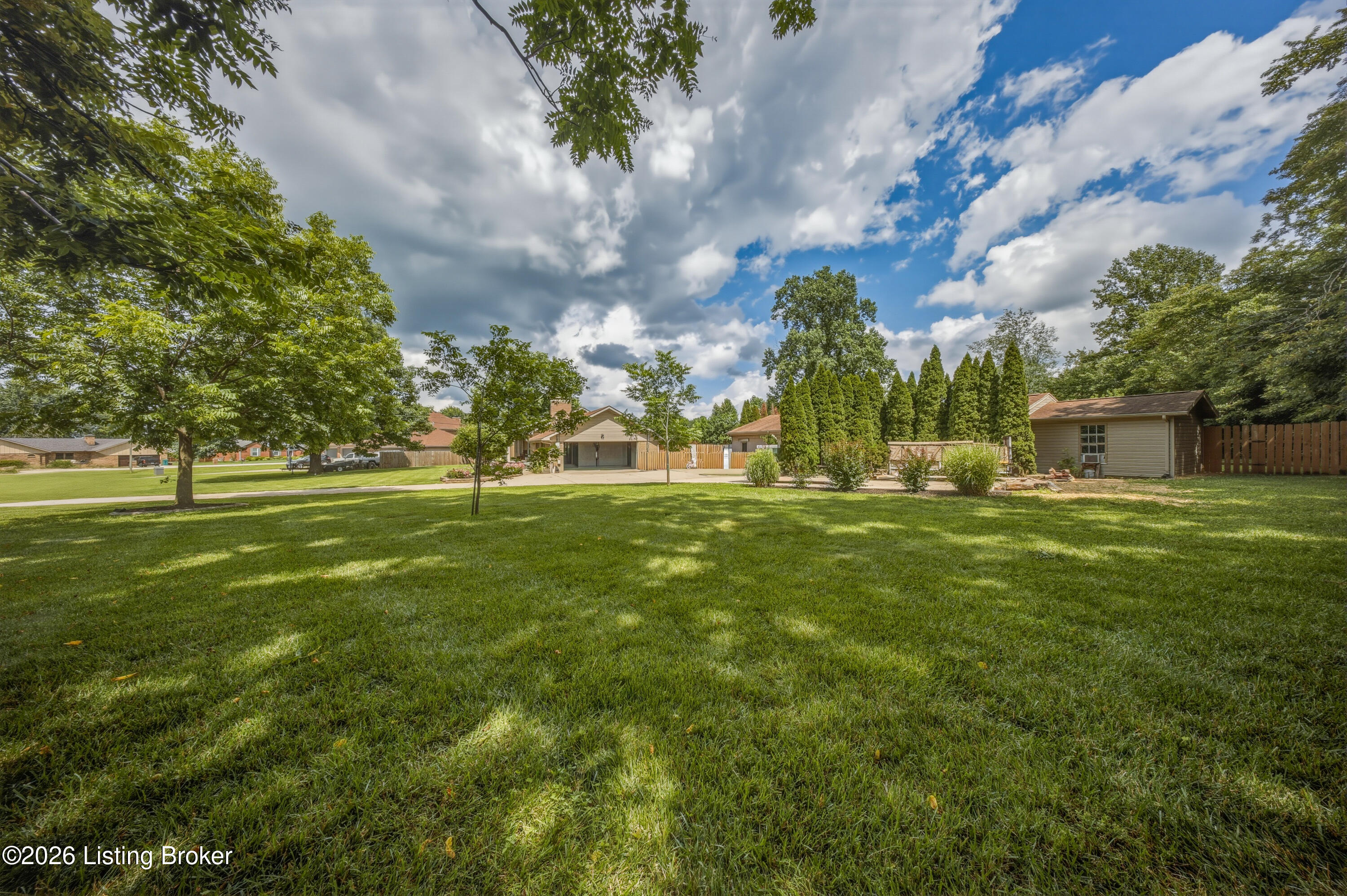 128 Erikas Ct
