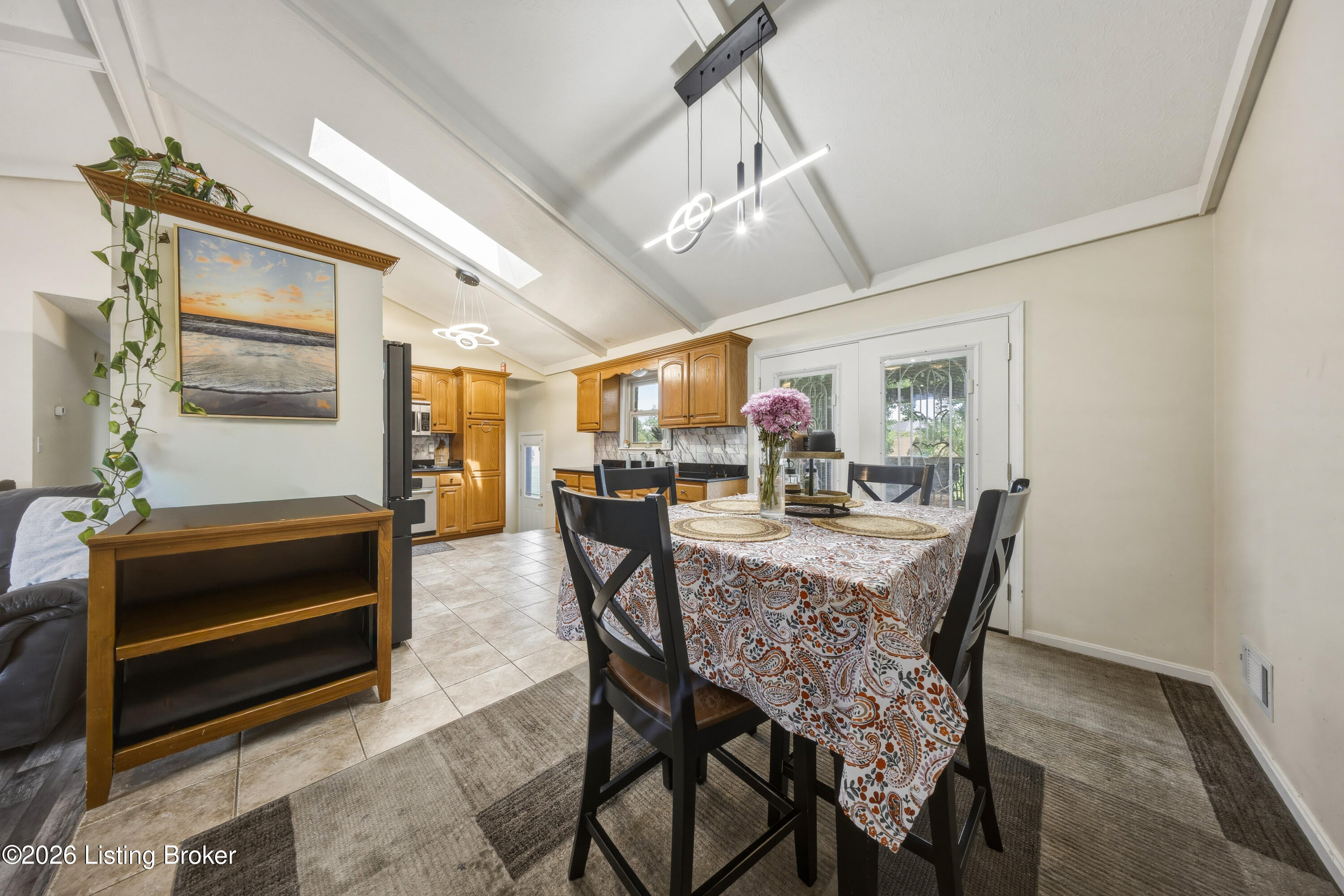 128 Erikas Ct