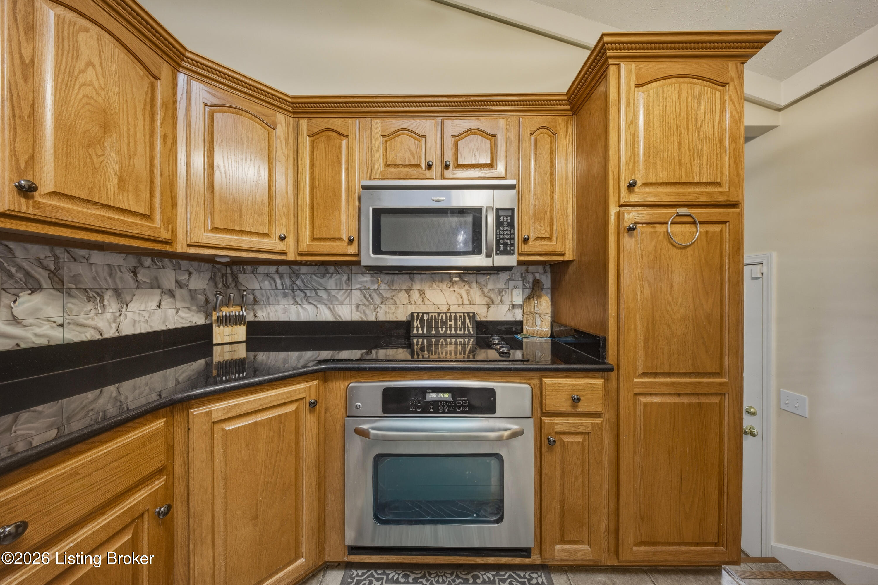 128 Erikas Ct