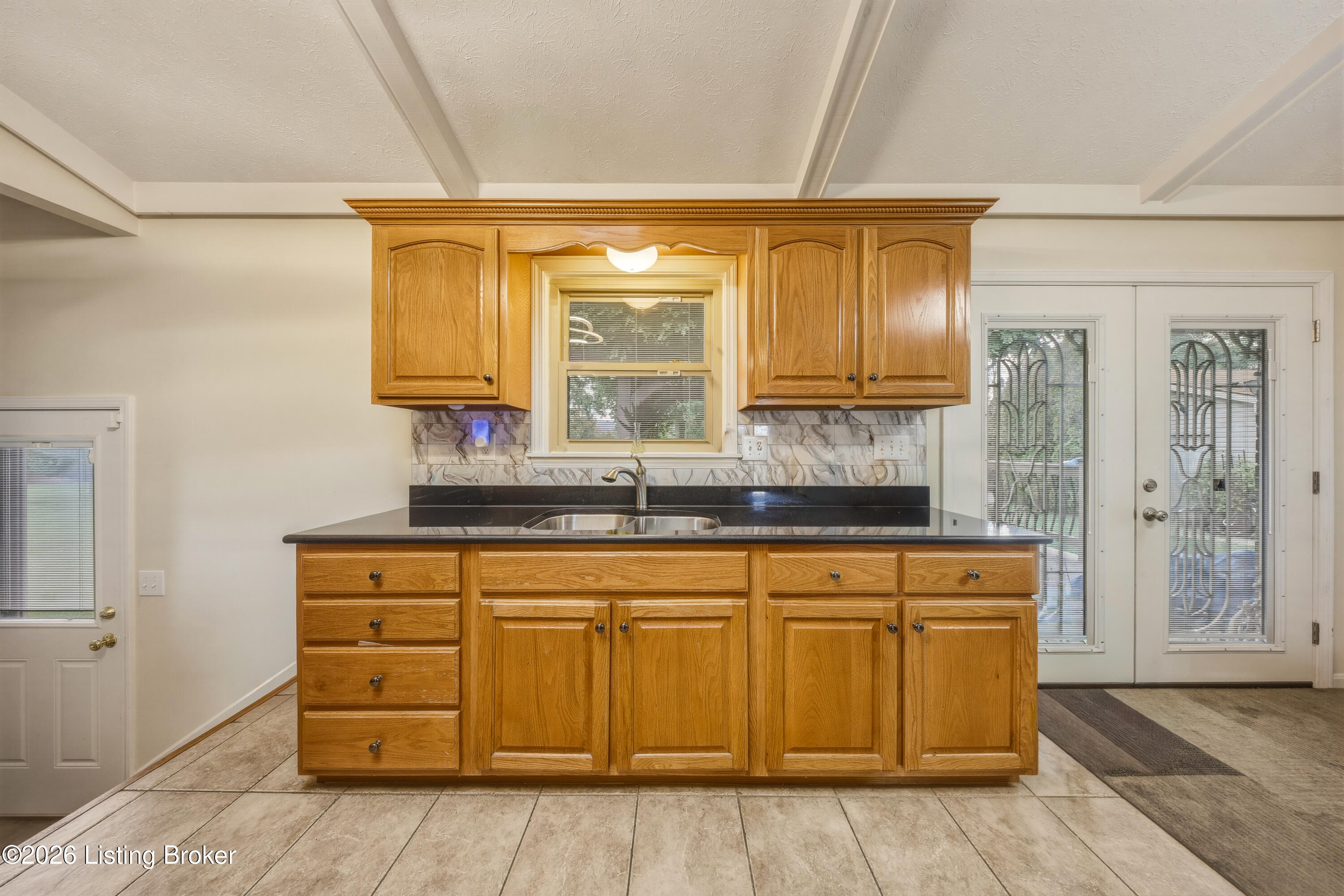 128 Erikas Ct