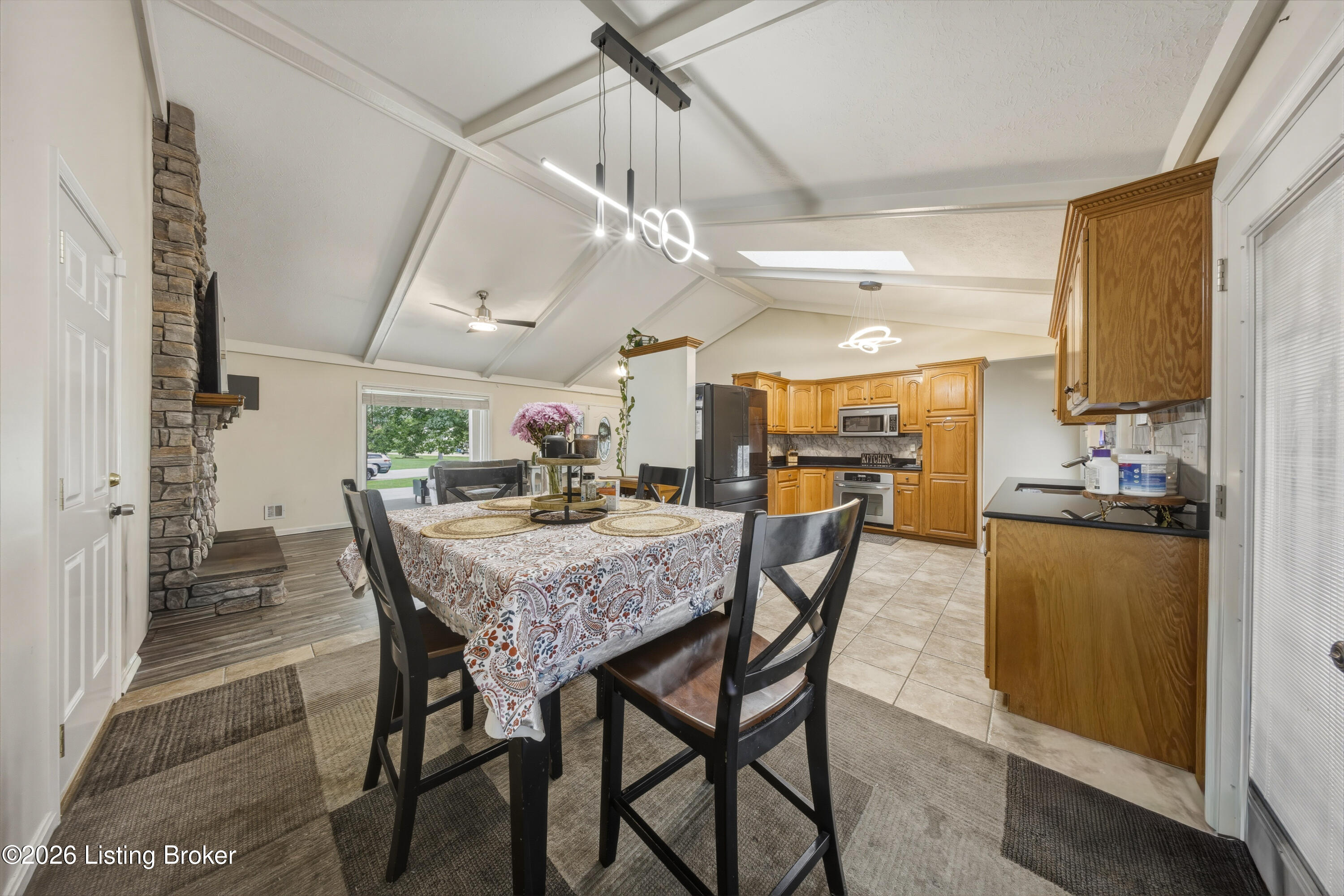 128 Erikas Ct