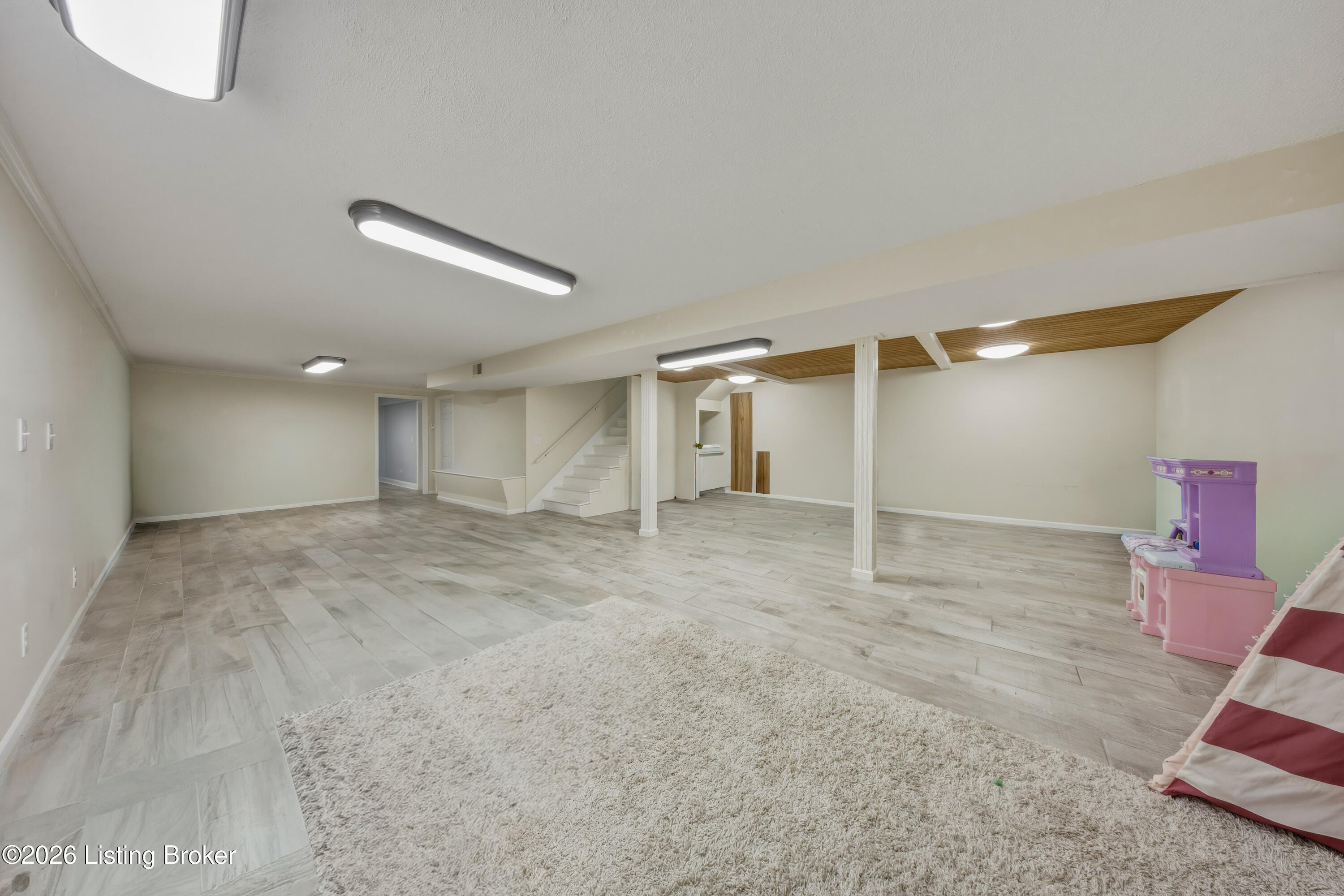 128 Erikas Ct