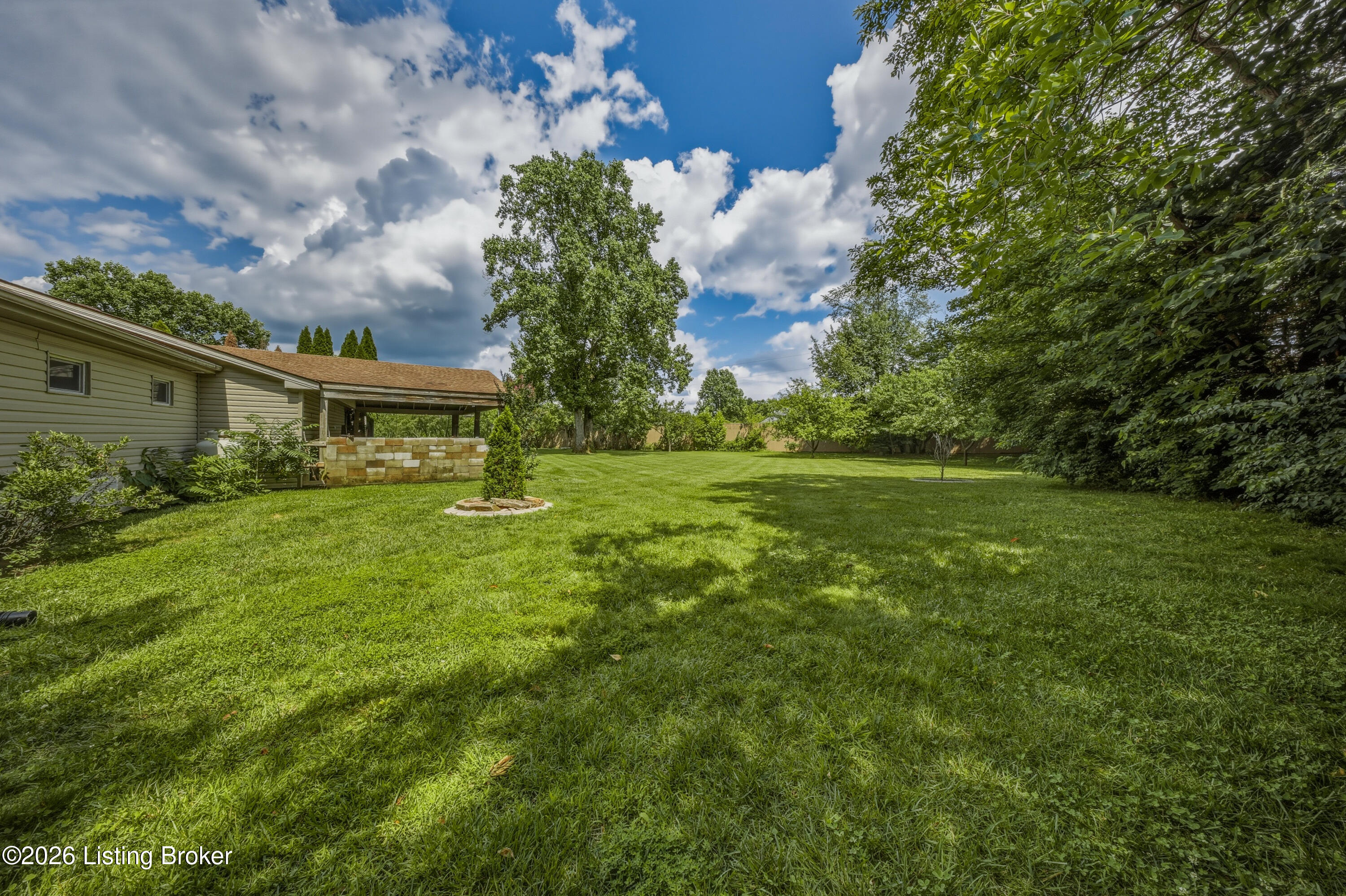 128 Erikas Ct
