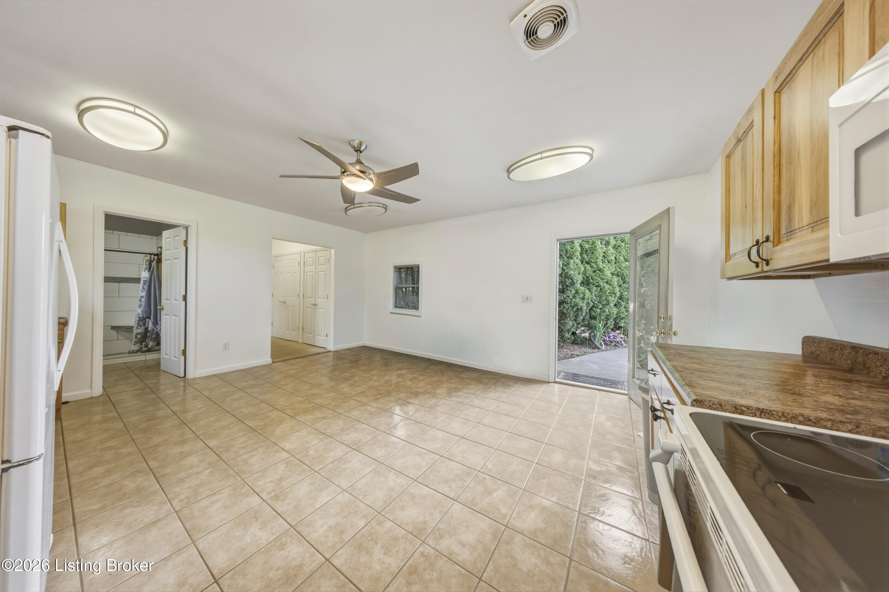 128 Erikas Ct
