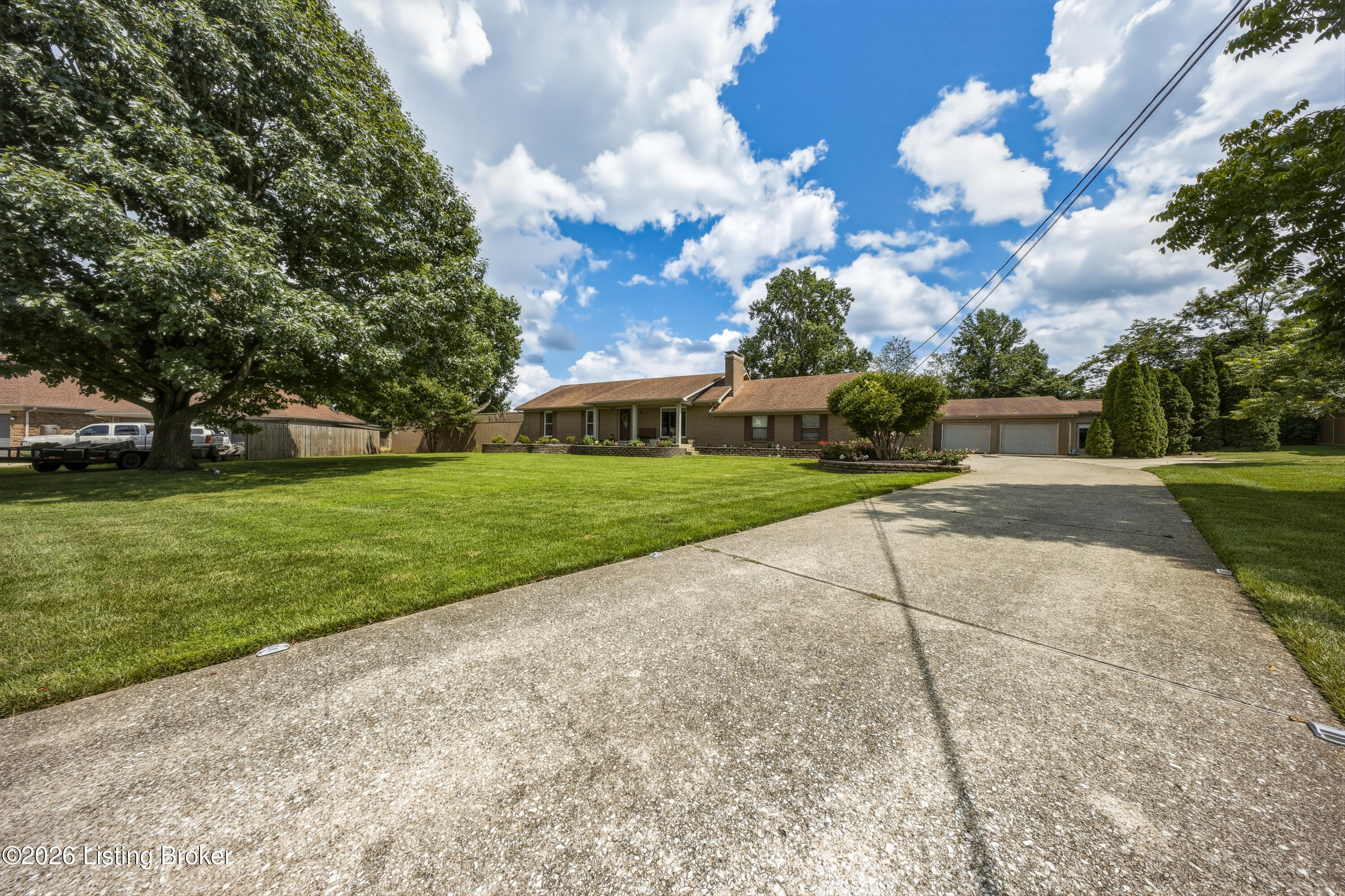 128 Erikas Ct