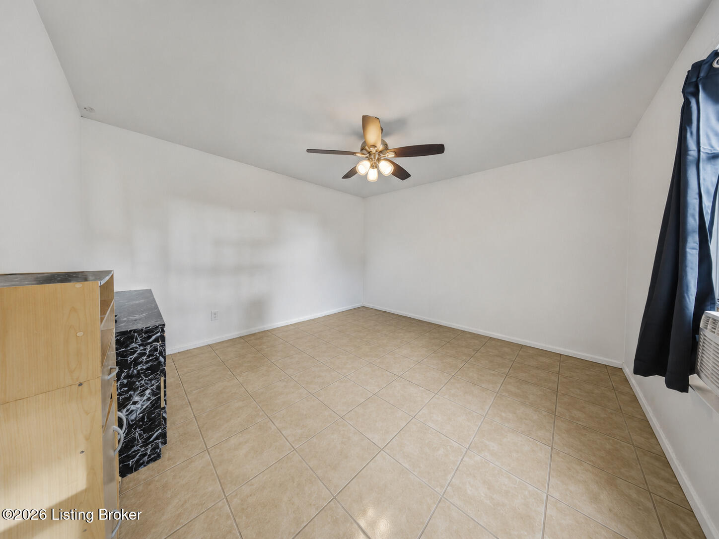 128 Erikas Ct