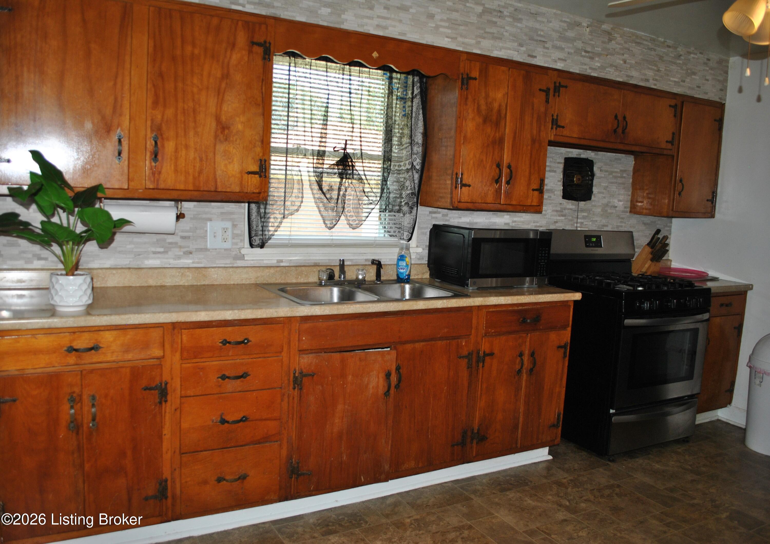 2227 Mary Catherine Dr