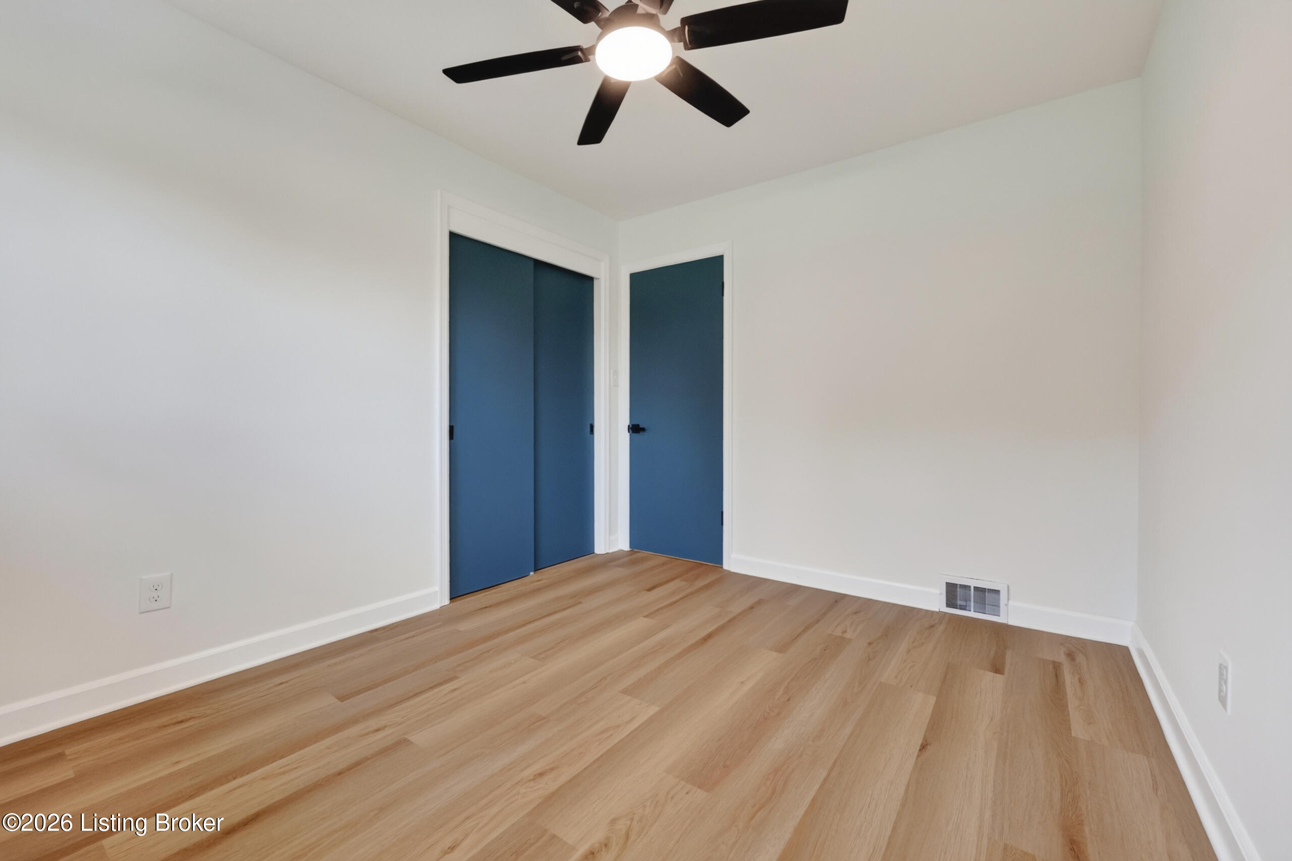 5125 Emerald Dr