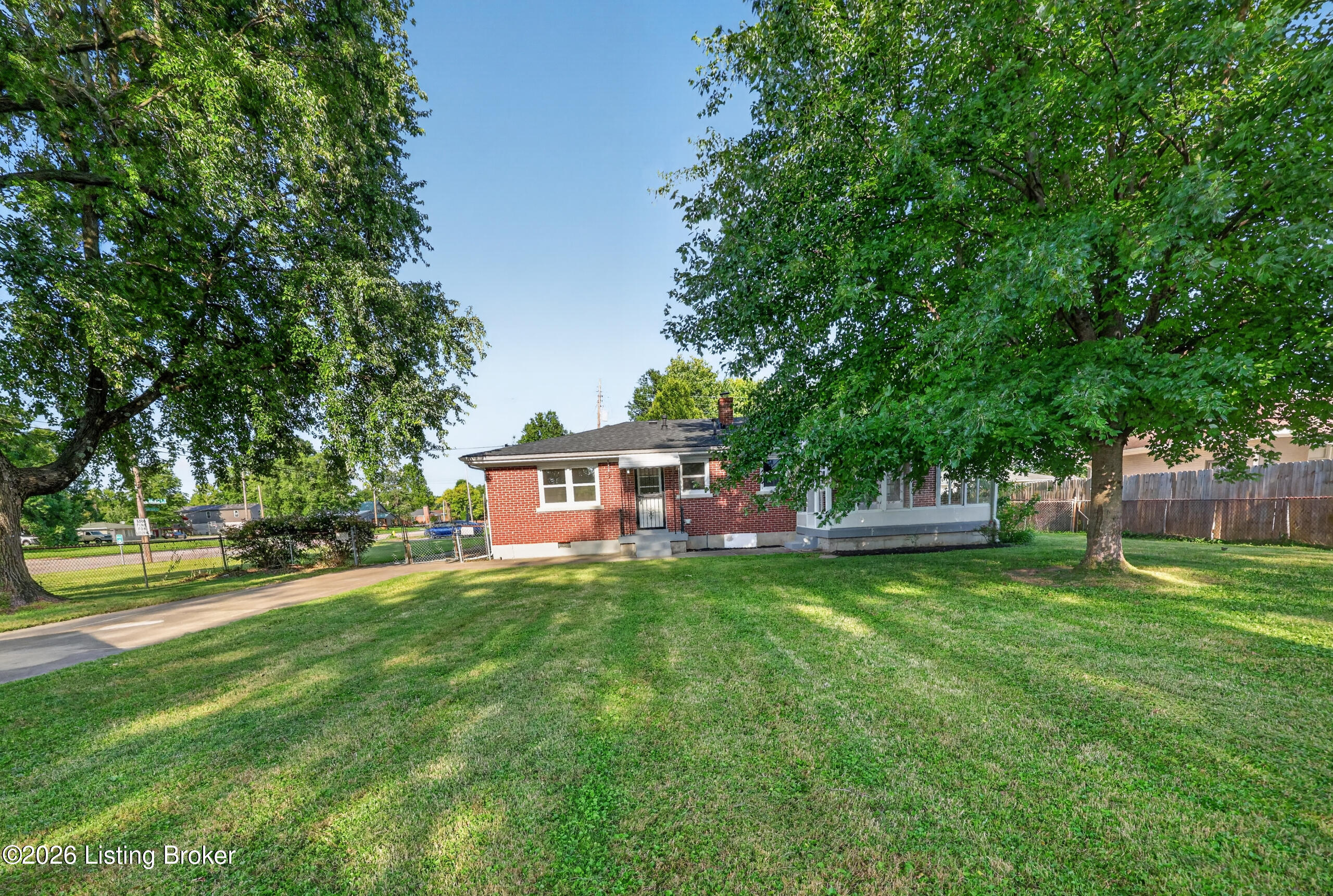 5125 Emerald Dr