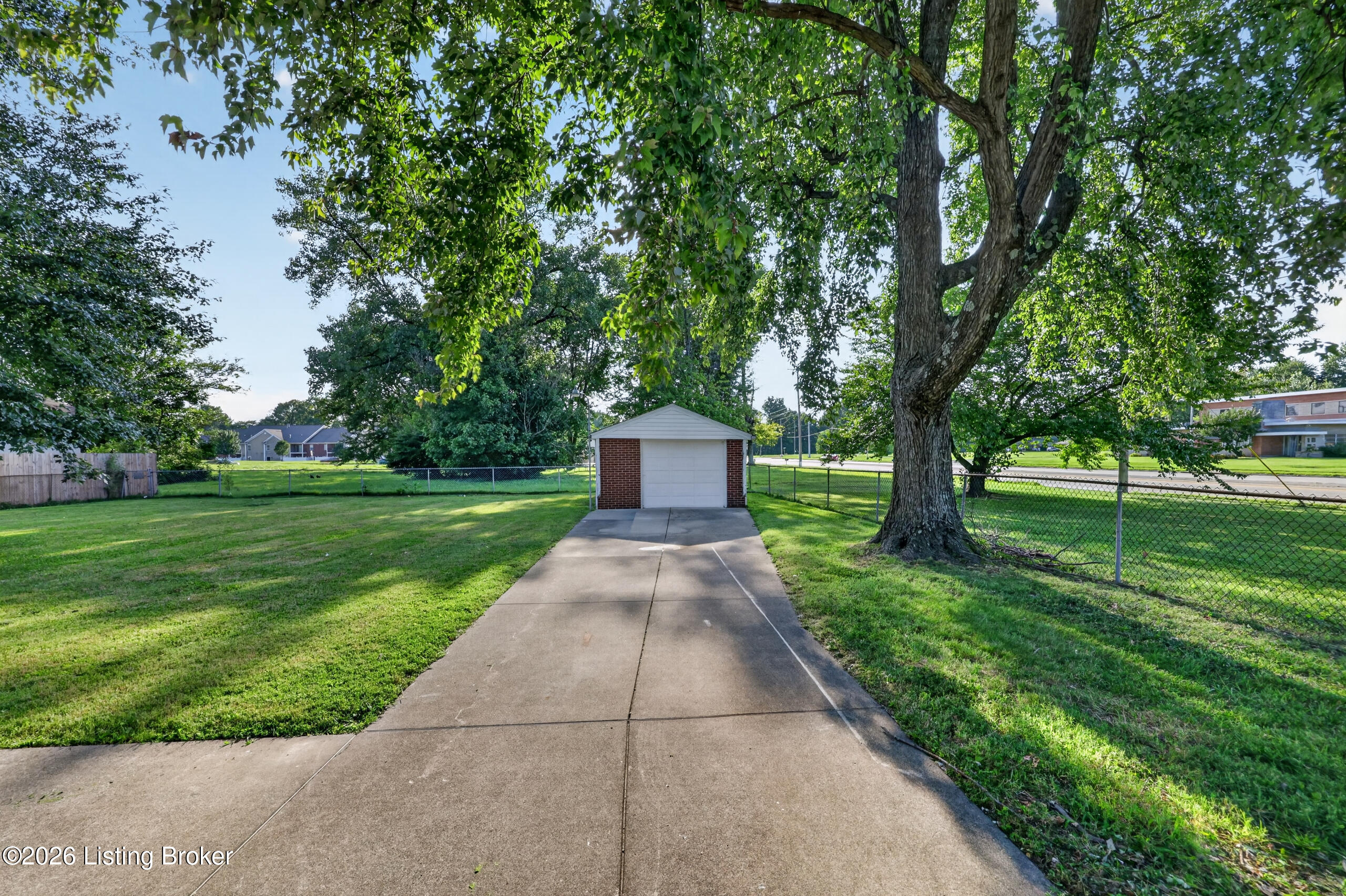 5125 Emerald Dr