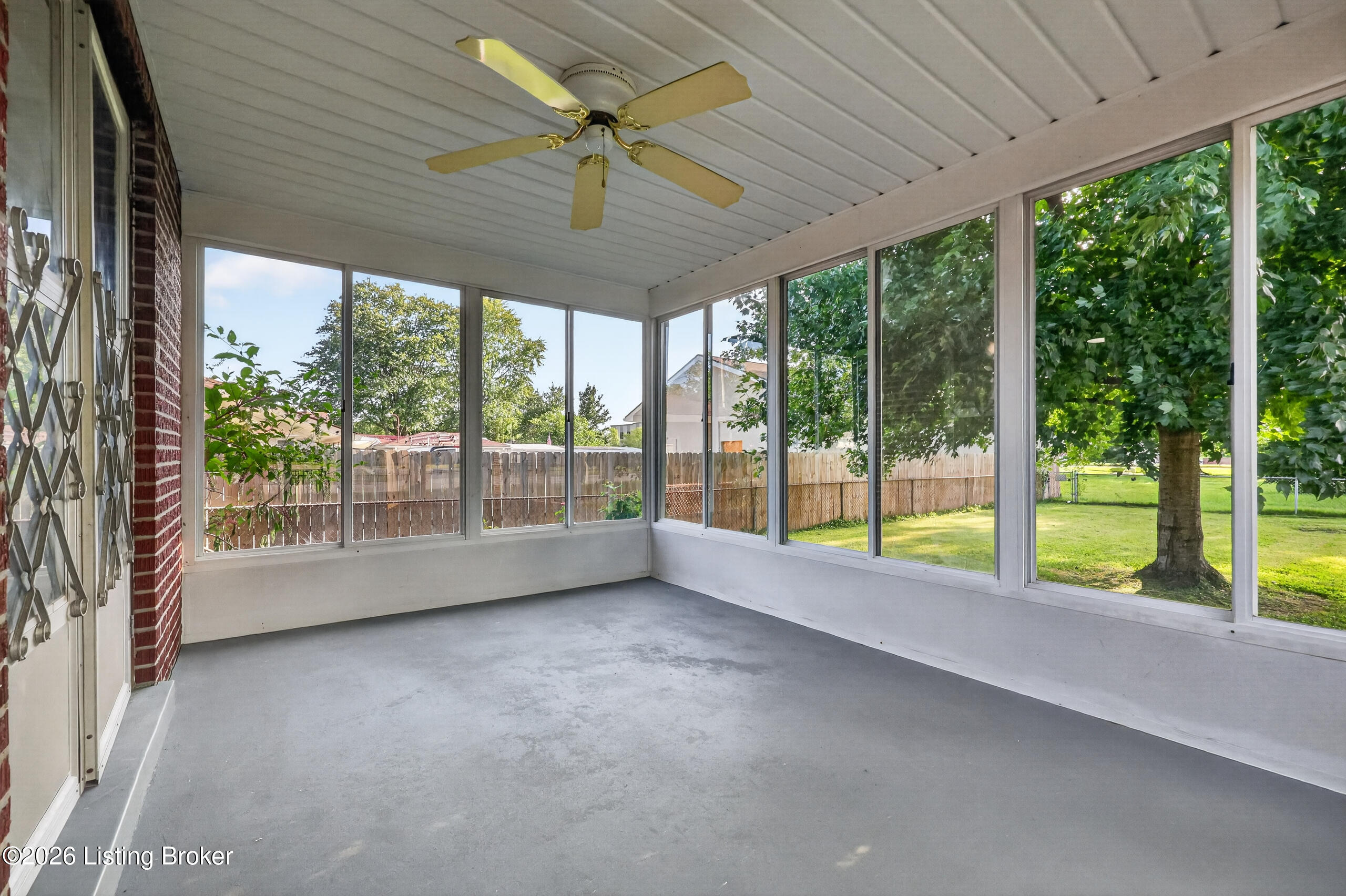 5125 Emerald Dr