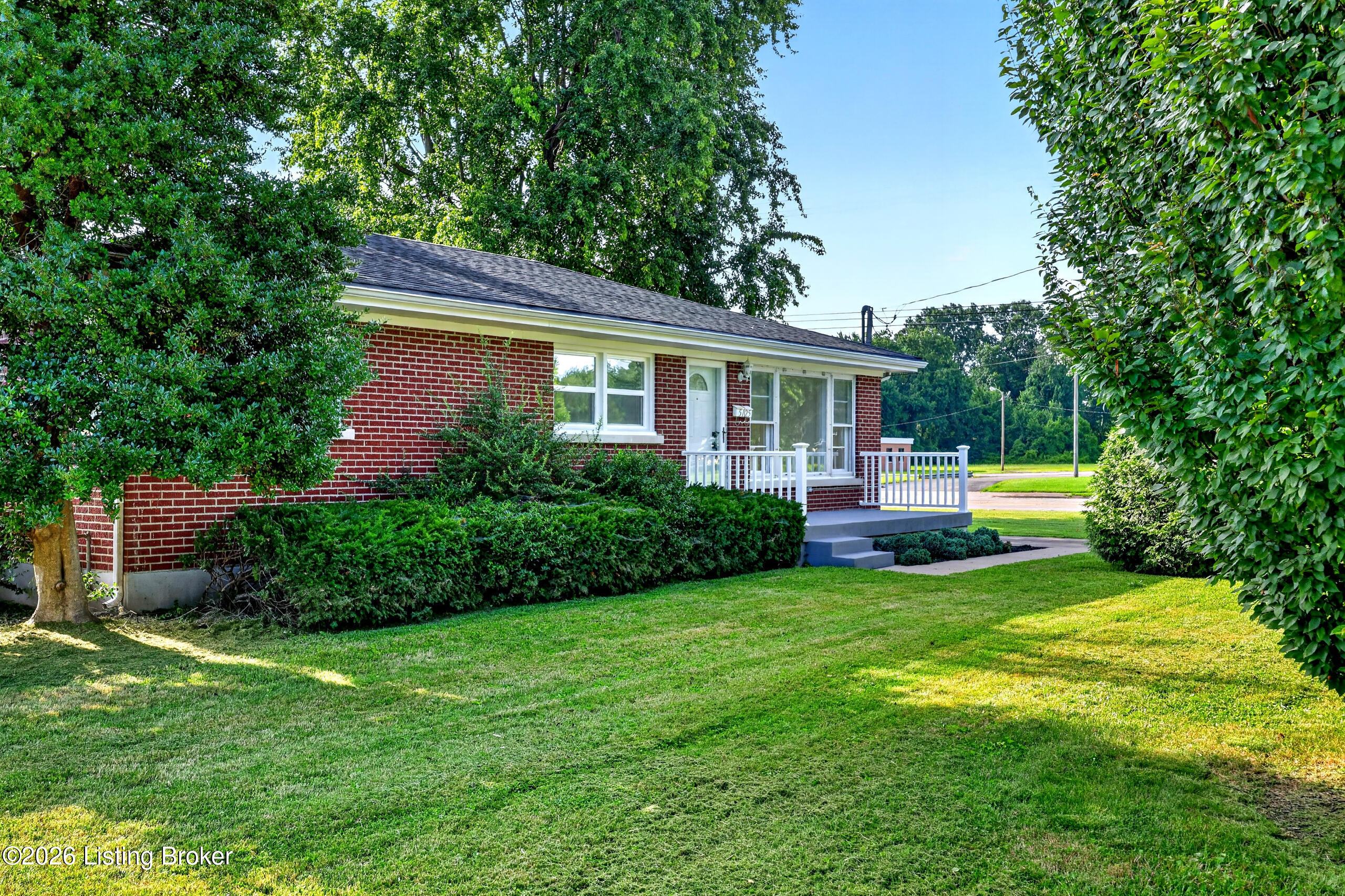 5125 Emerald Dr