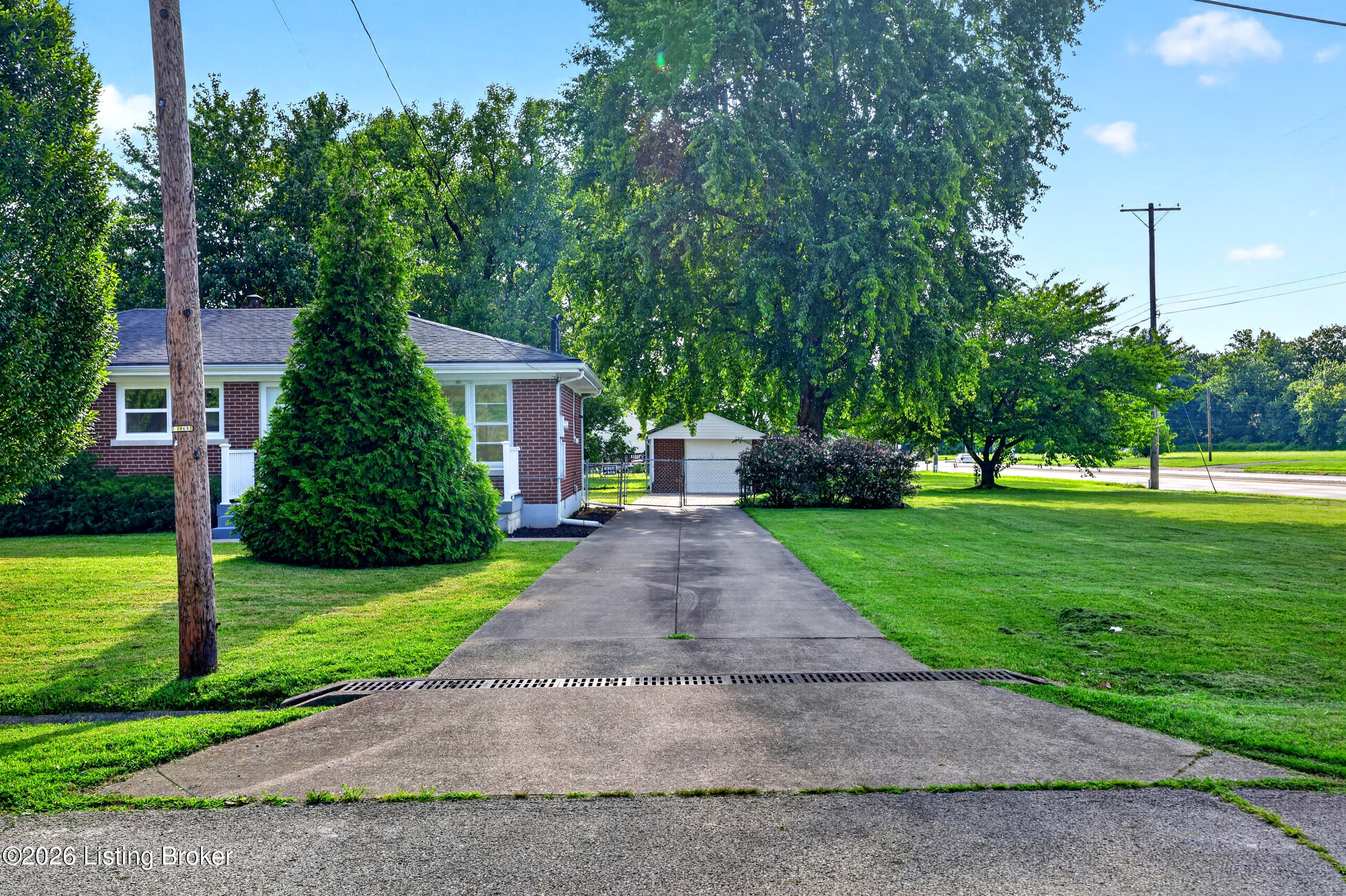 5125 Emerald Dr