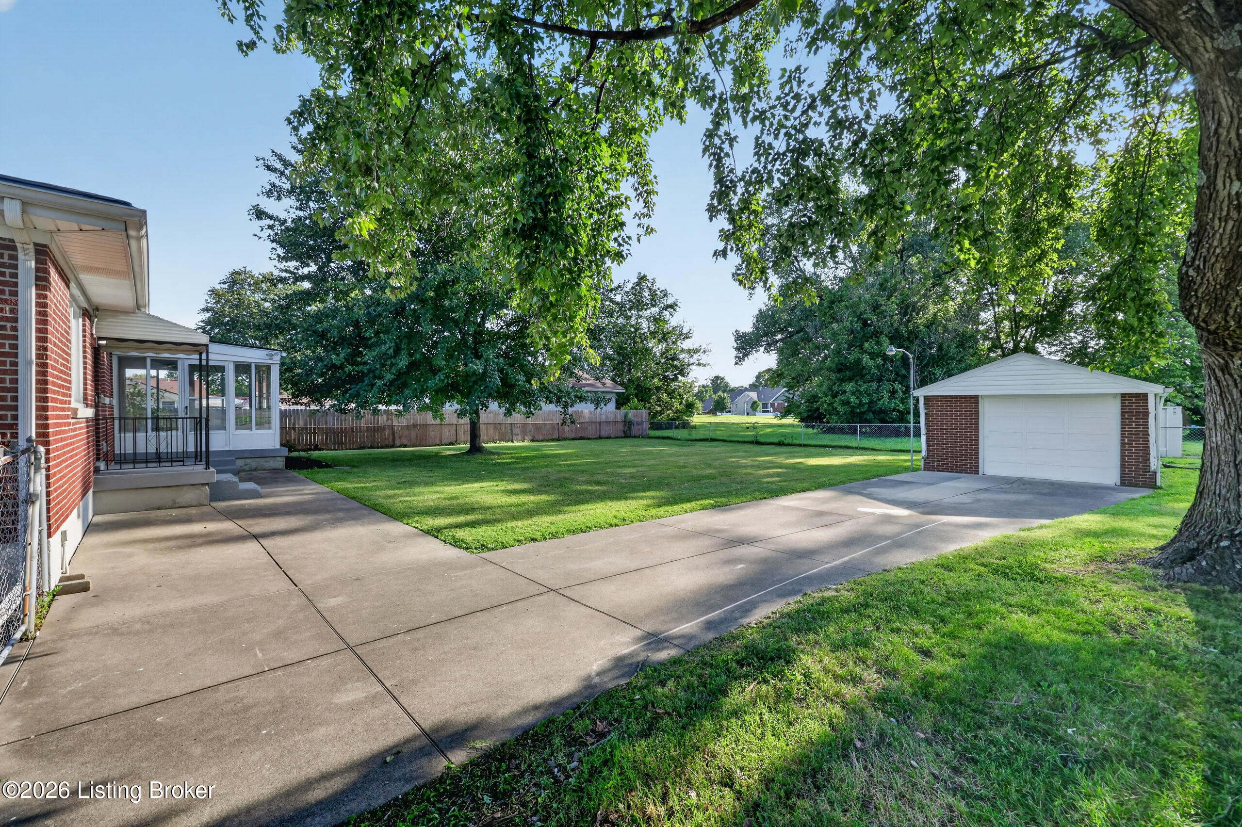 5125 Emerald Dr