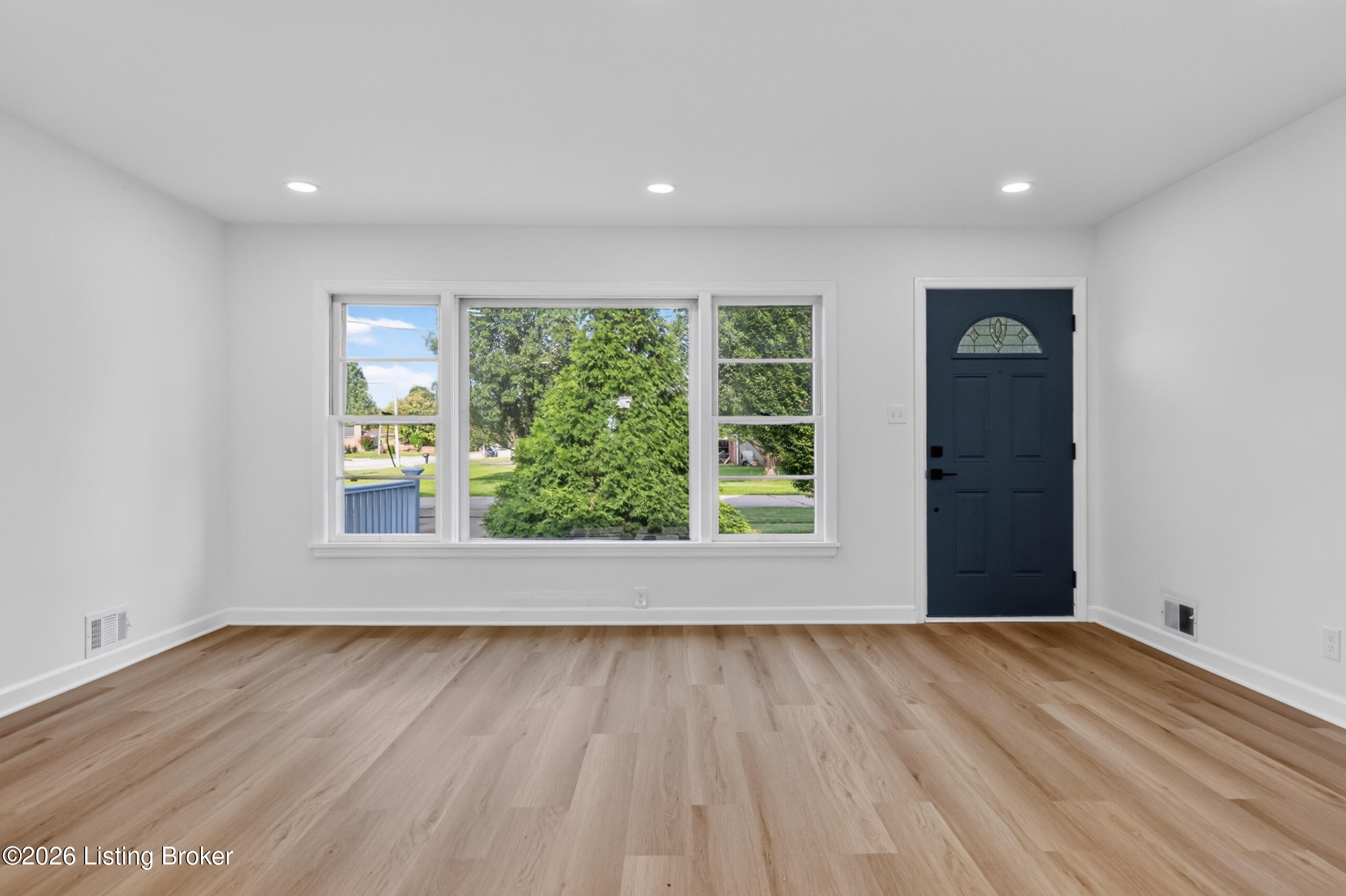 5125 Emerald Dr