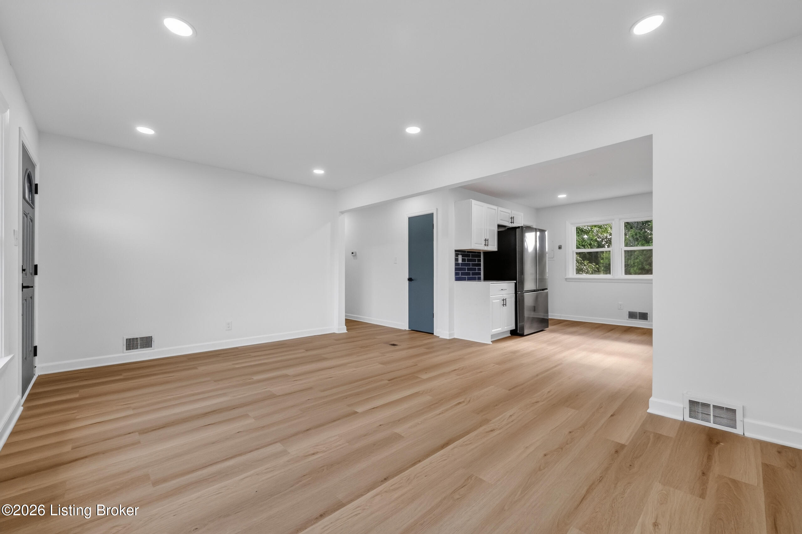 5125 Emerald Dr