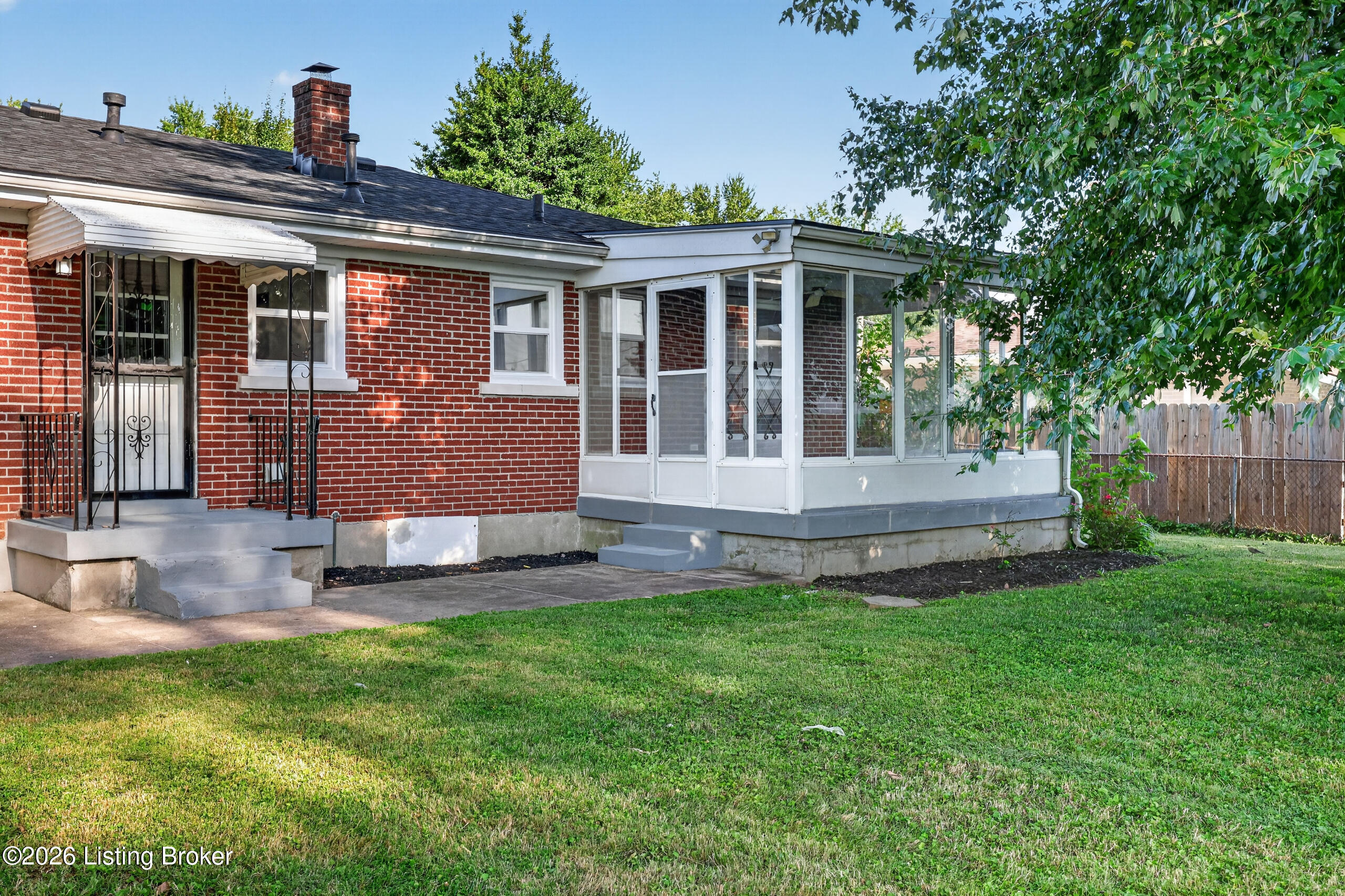 5125 Emerald Dr