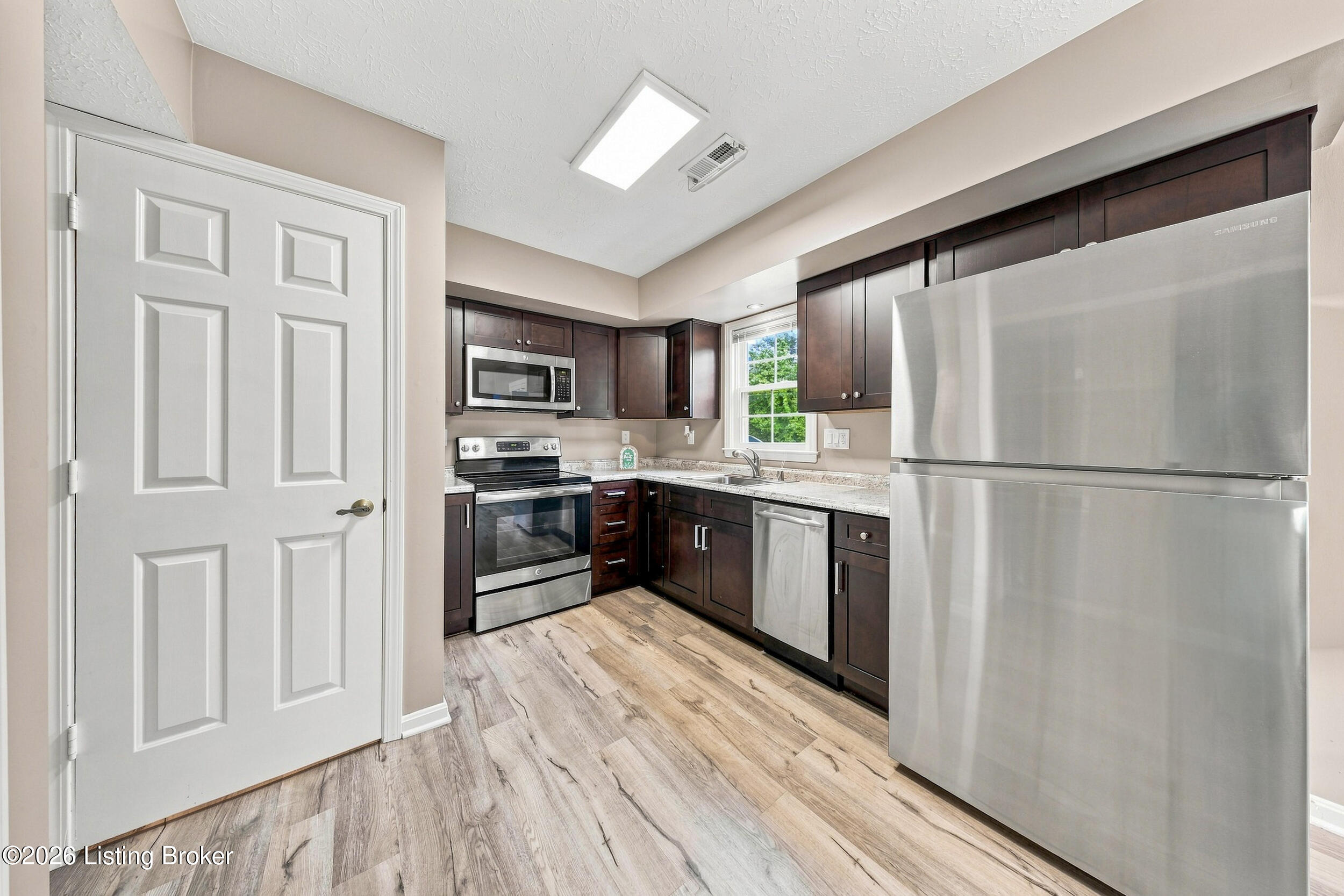 8319 Damascus Cir