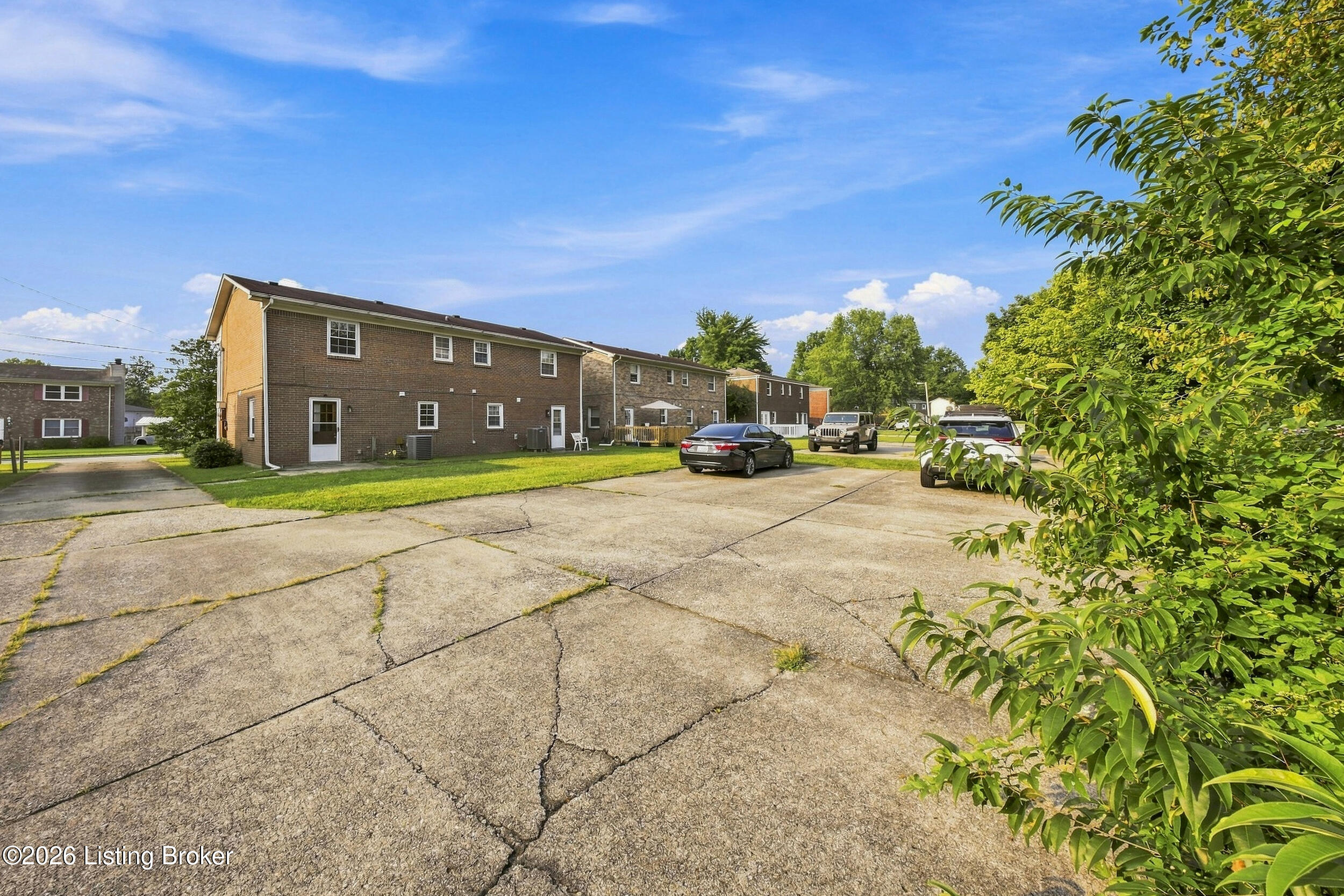 8319 Damascus Cir