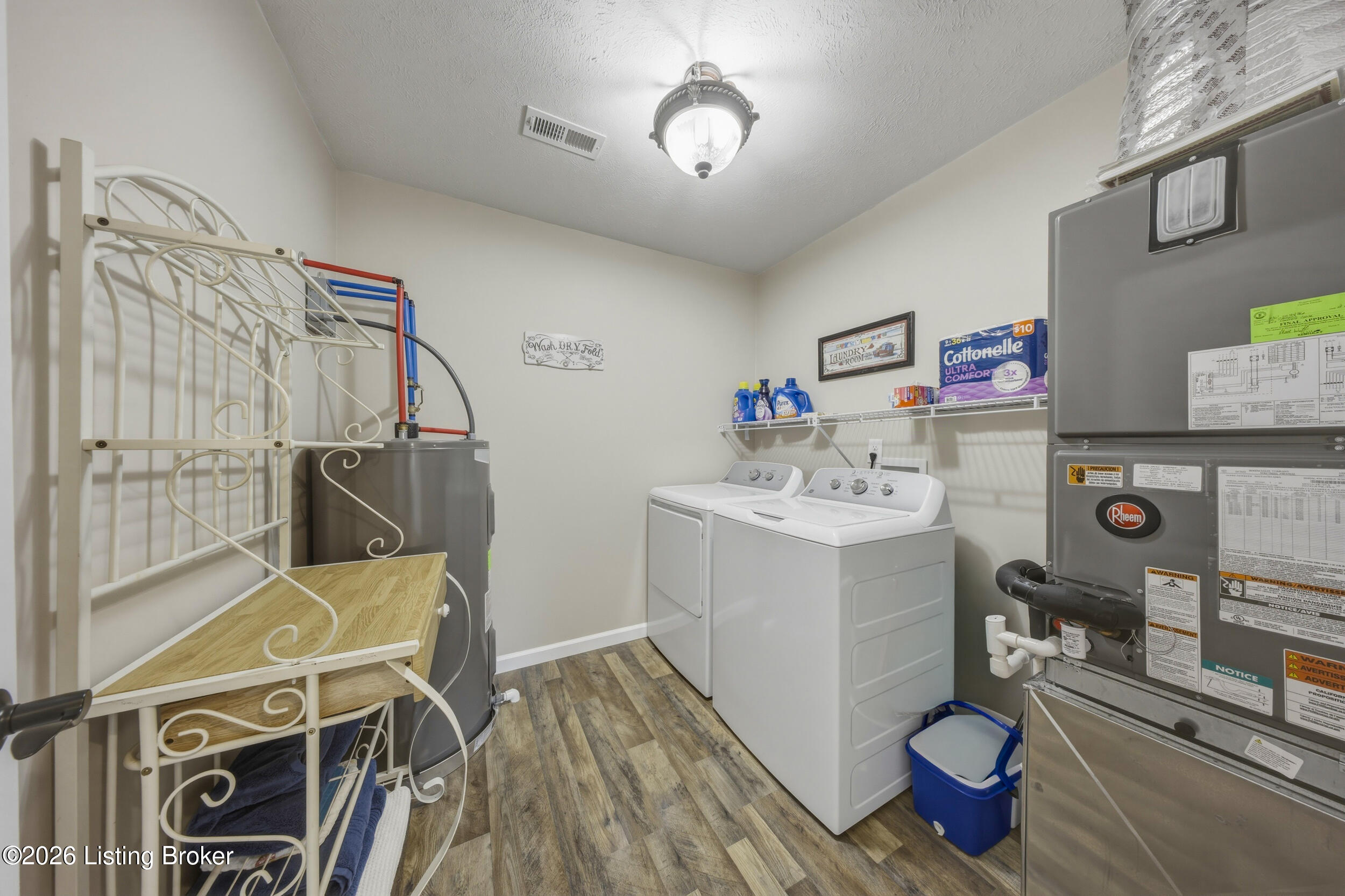 827 Lakeview Cir