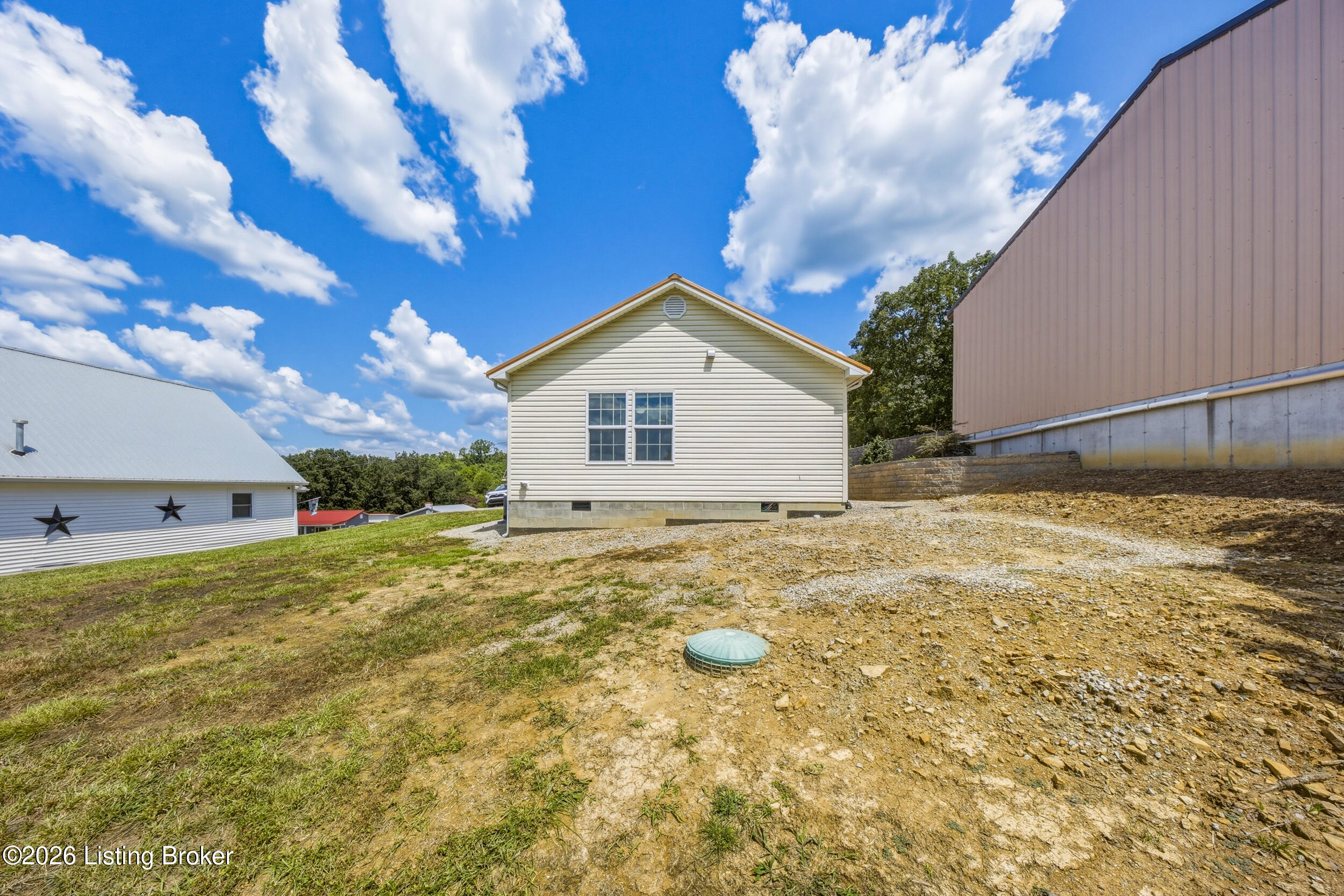 827 Lakeview Cir