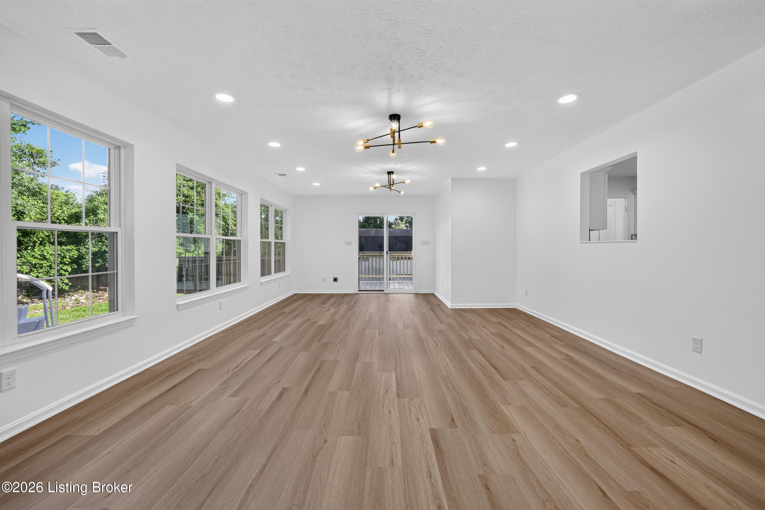 8113 Apple Valley Dr