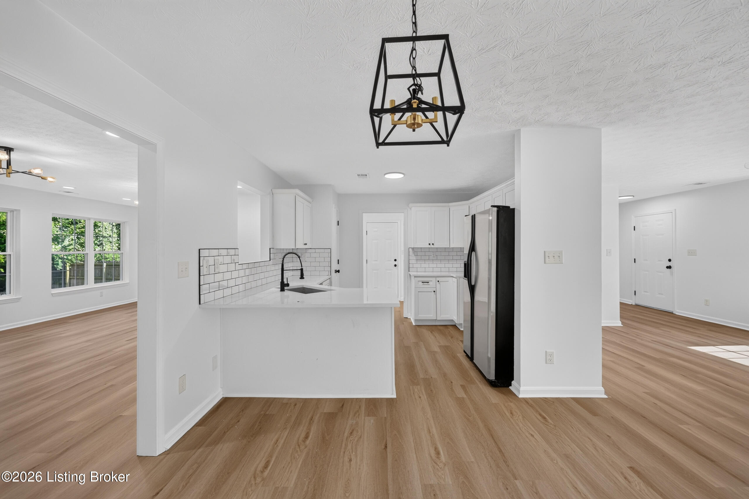 8113 Apple Valley Dr