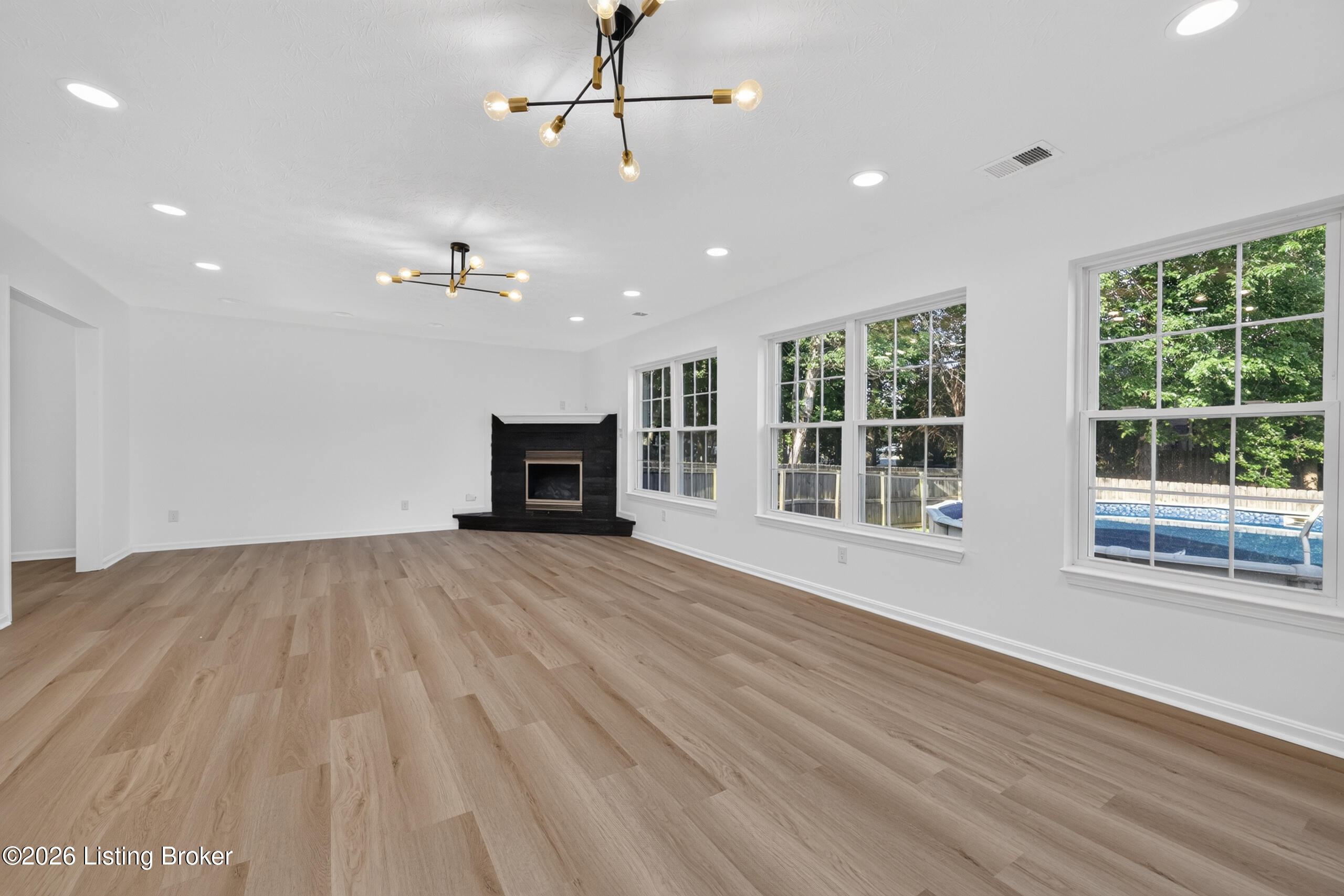 8113 Apple Valley Dr