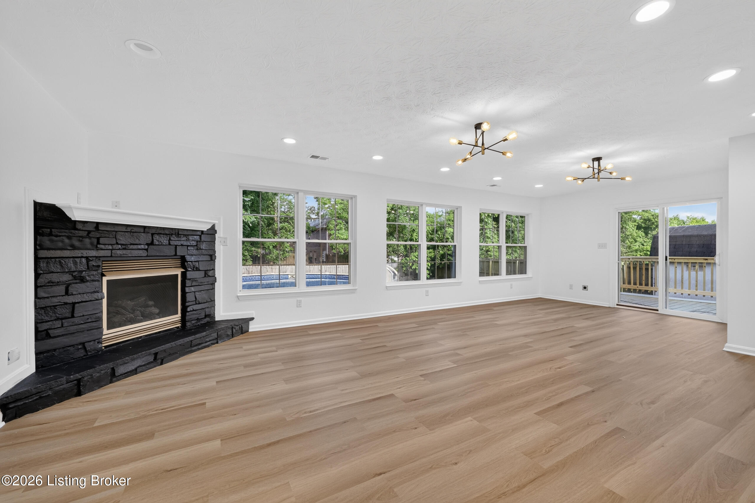 8113 Apple Valley Dr