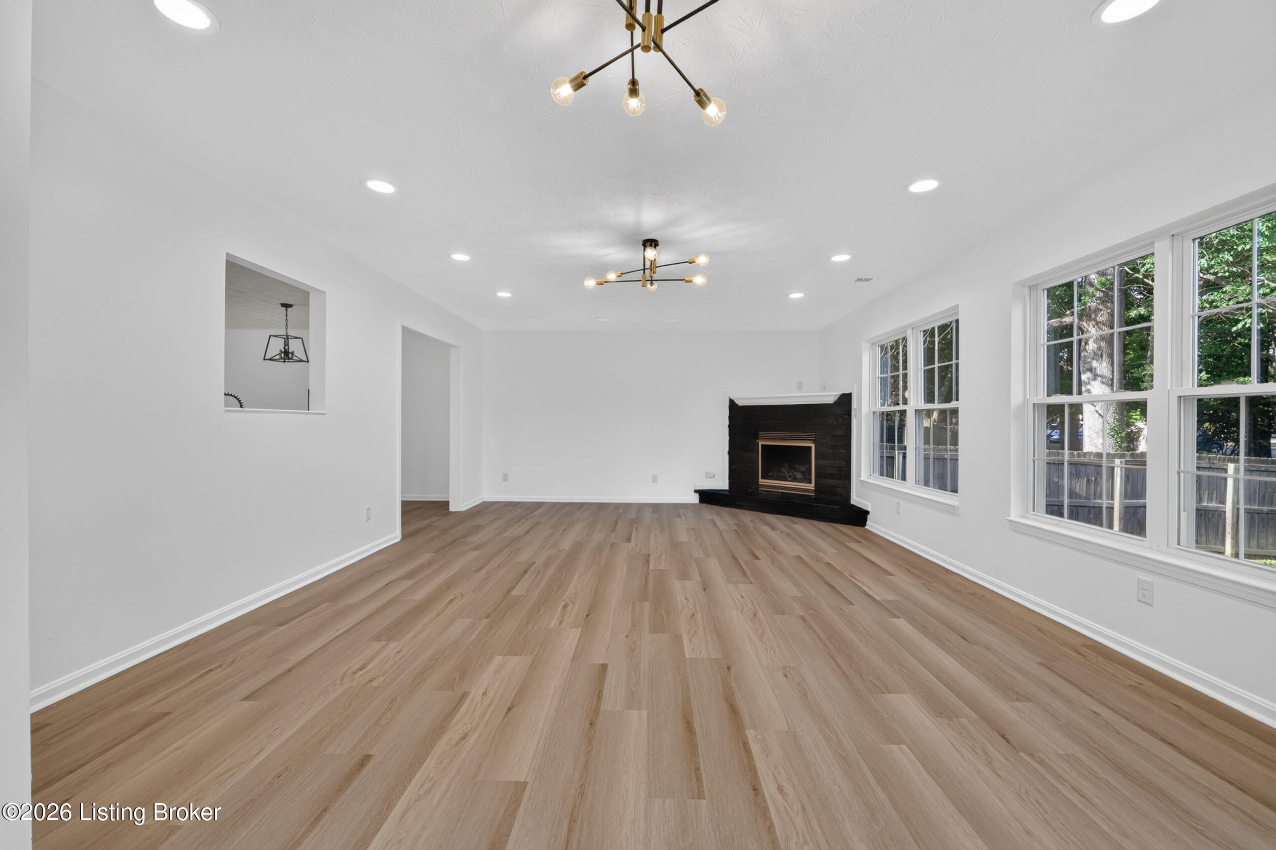 8113 Apple Valley Dr