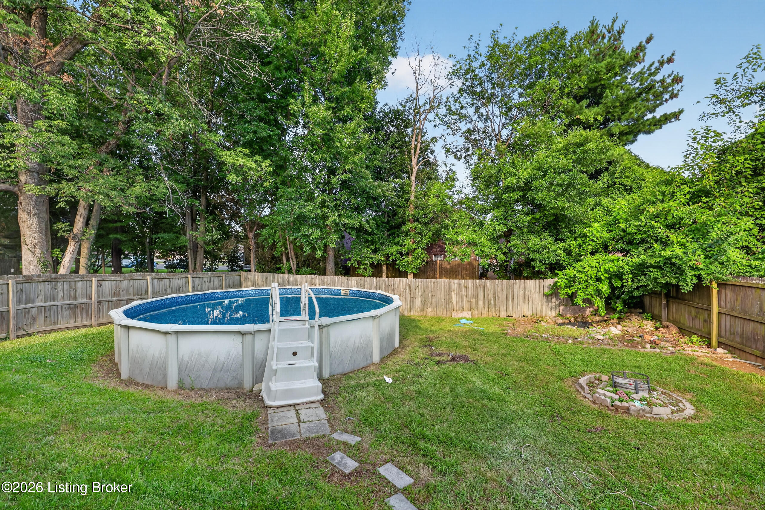 8113 Apple Valley Dr