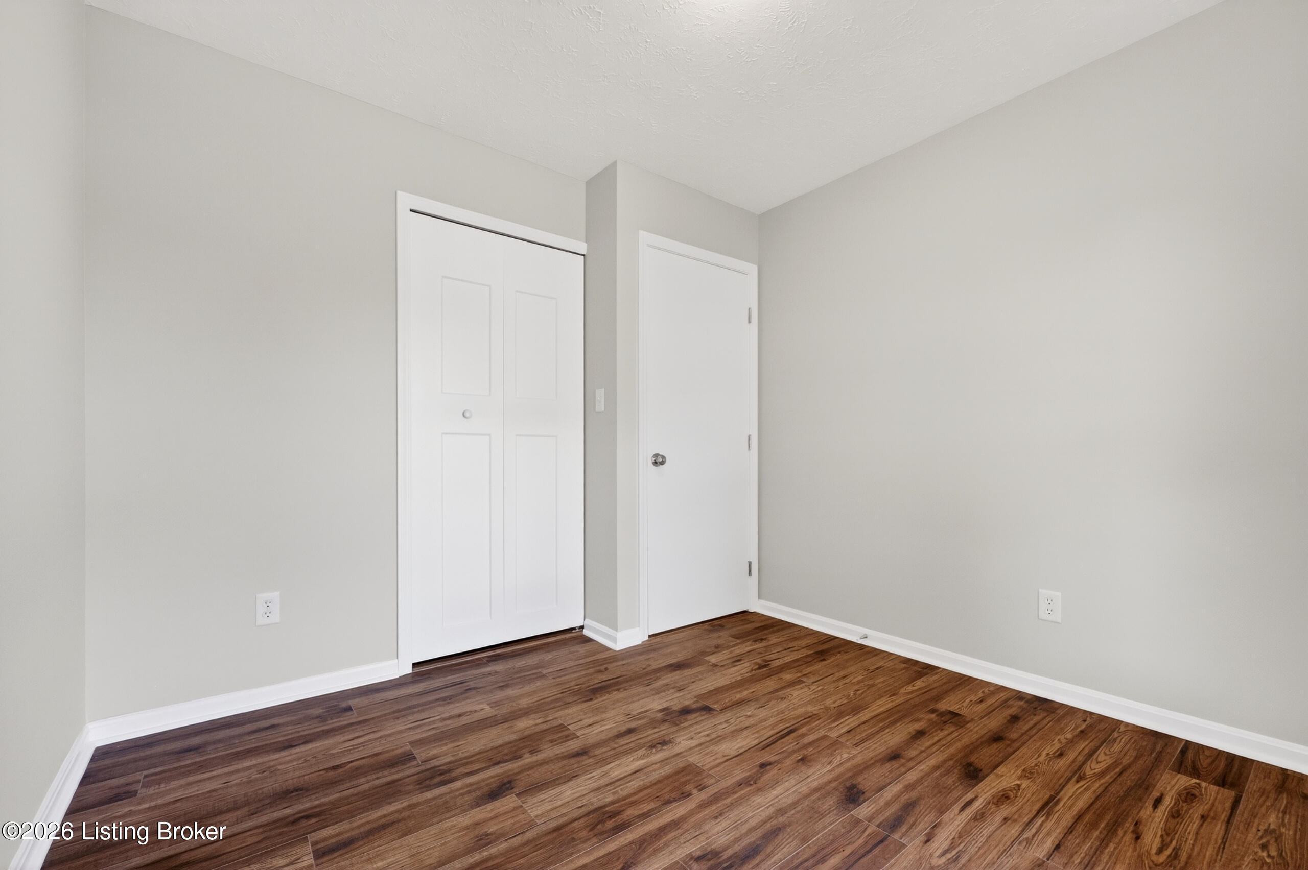 5905 Carmelwood Cir