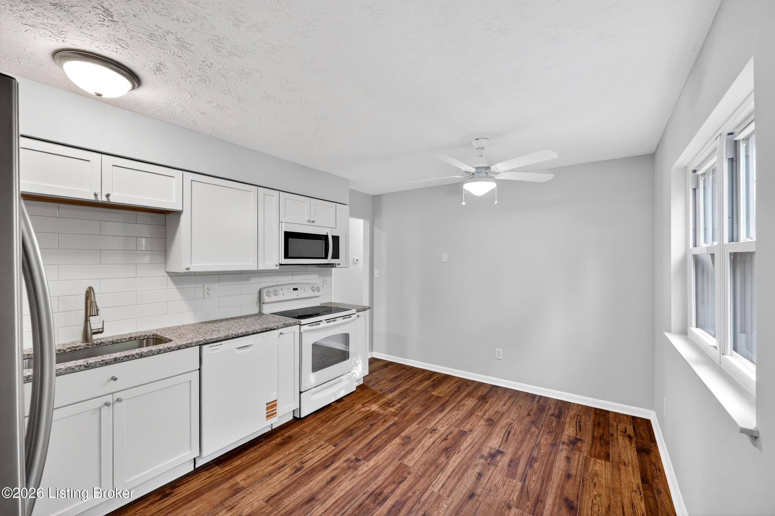 5905 Carmelwood Cir