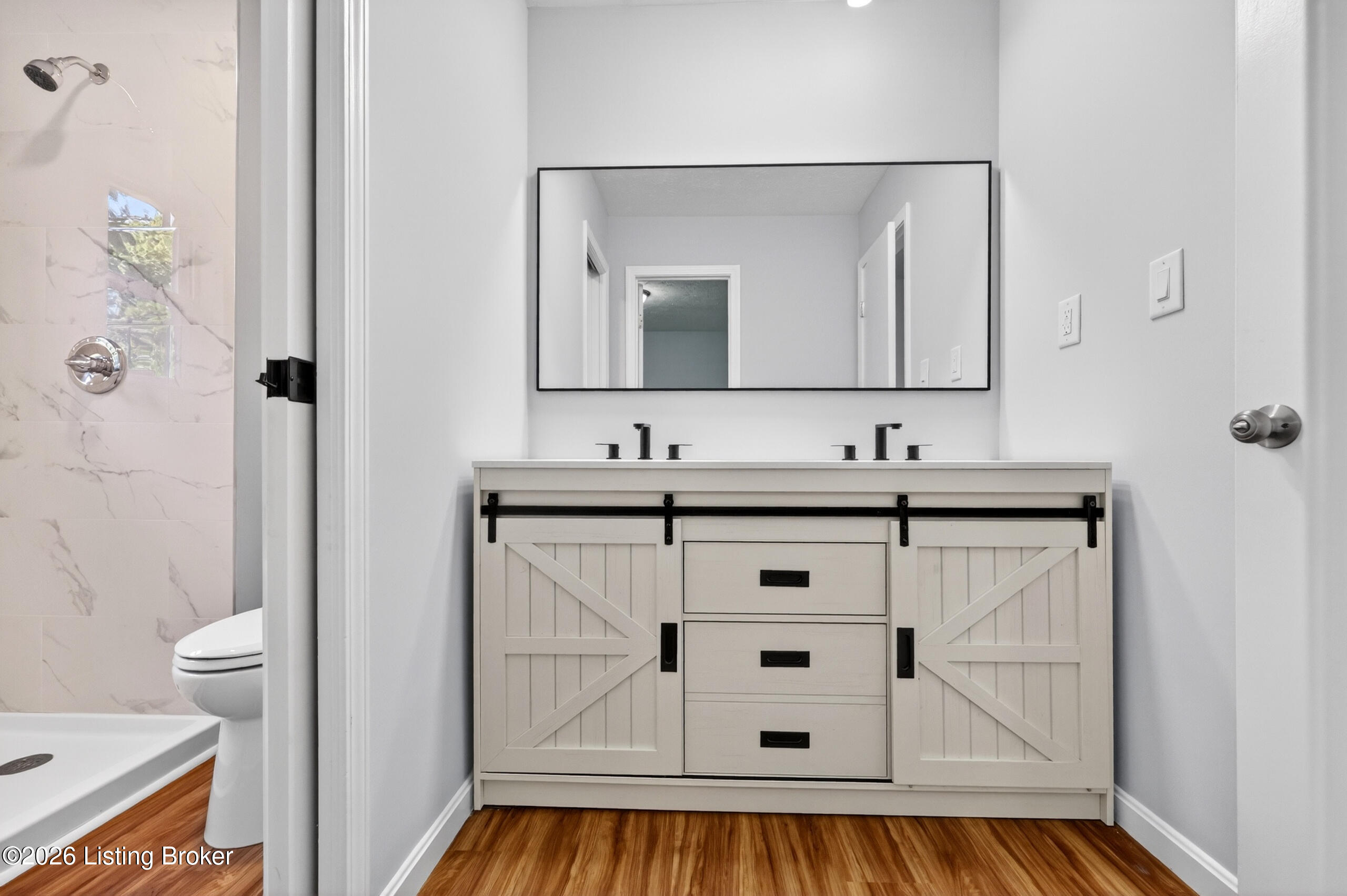 5905 Carmelwood Cir