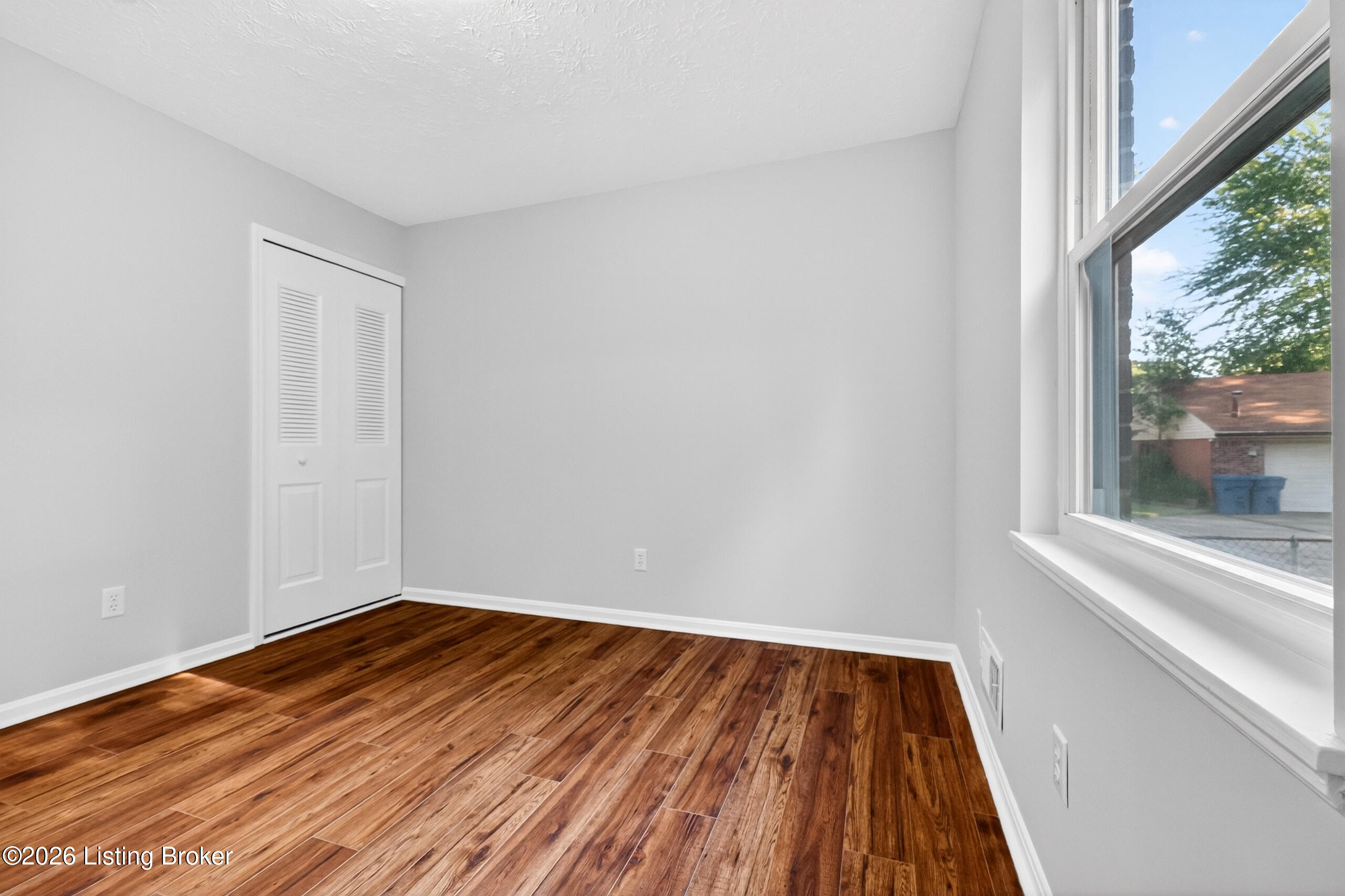 5905 Carmelwood Cir